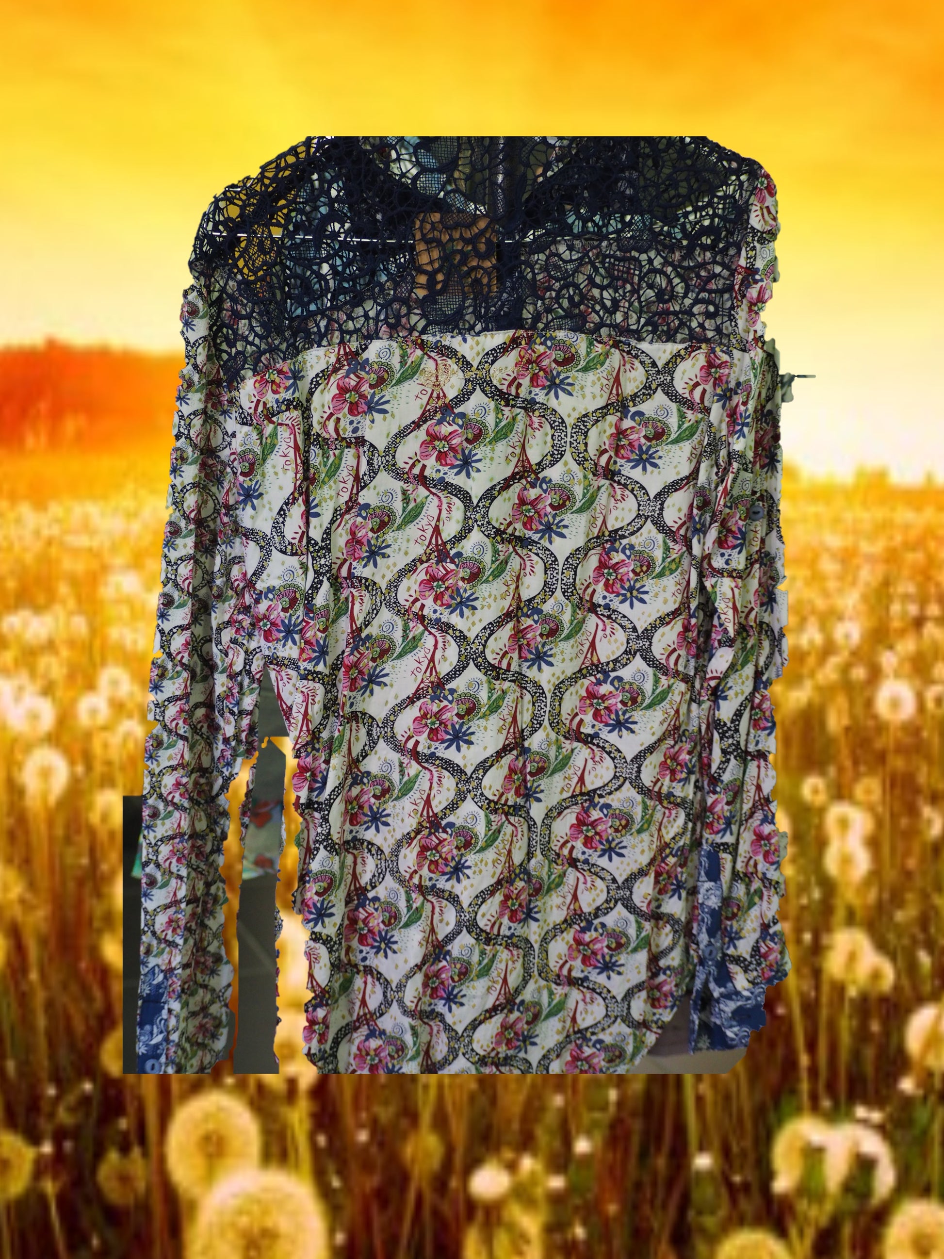 CAMISA SEÑORA MANGA LARGA BLANCA CON ESTAMPADO Y DETALLE EN ESPALDA