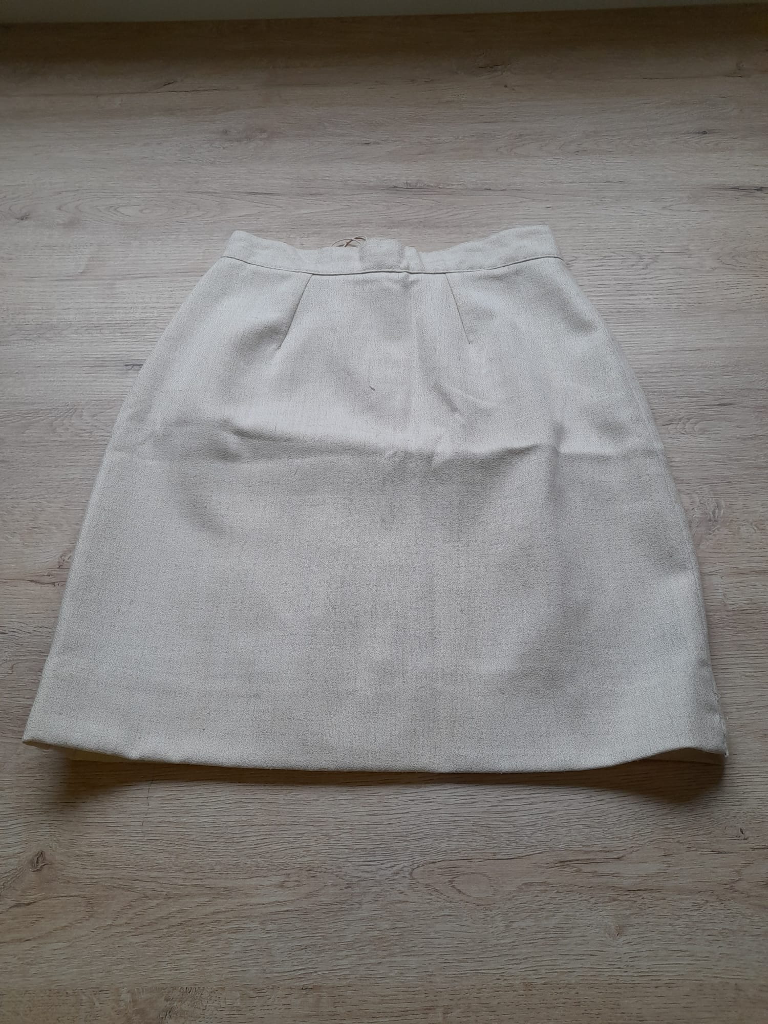 FALDA CORTA BEIGE