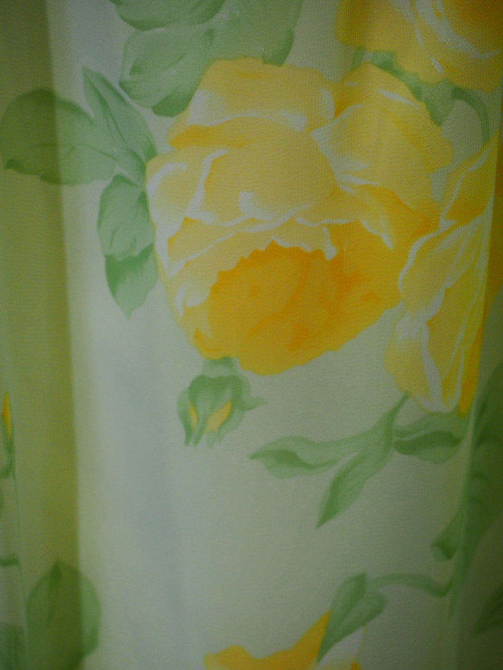 VESTIDO LARGO FIESTA VAPOROSO AMARILLO Y ESTAMPADO FLORAL