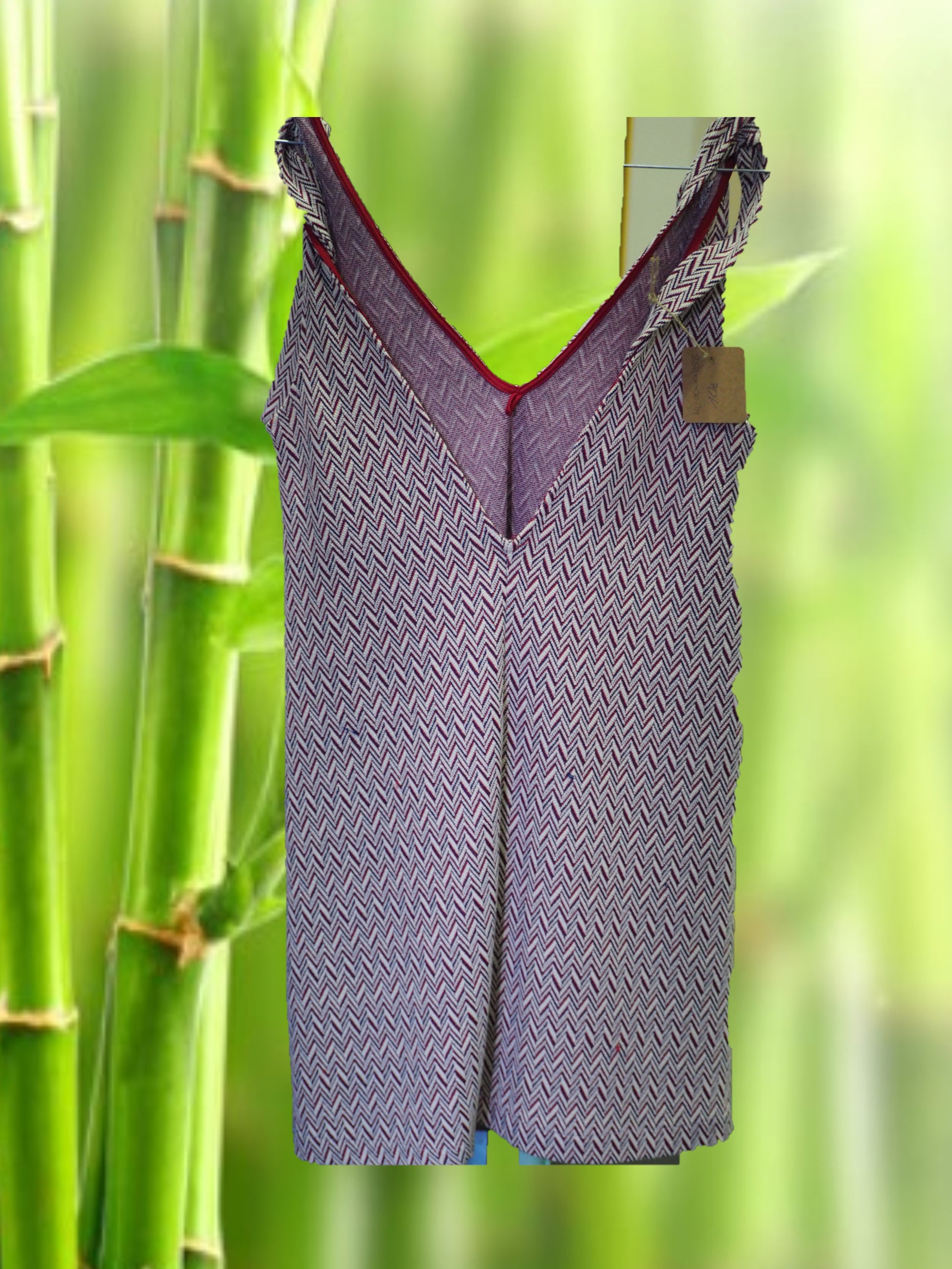 VESTIDO TIRANTES GRANATE CON ESTAMPADO GEOMÉTRICO