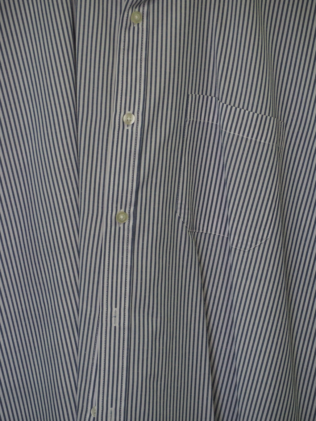 CAMISA MANGA CORTA CABALLERO BLANCA CON RAYAS AZULES