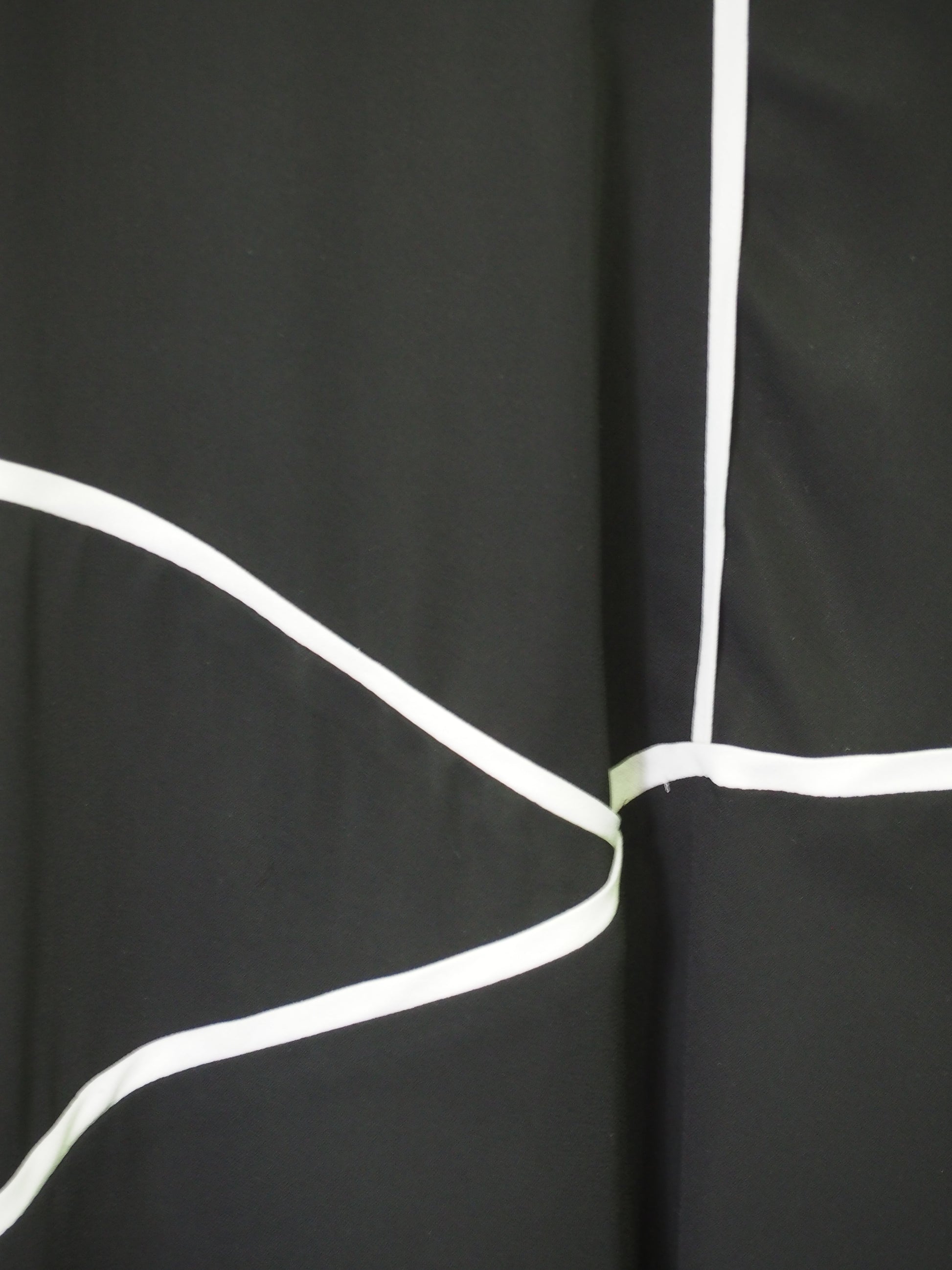 CAMISA SEÑORA MANGA LARGA NEGRA CON DETALLES BLANCOS