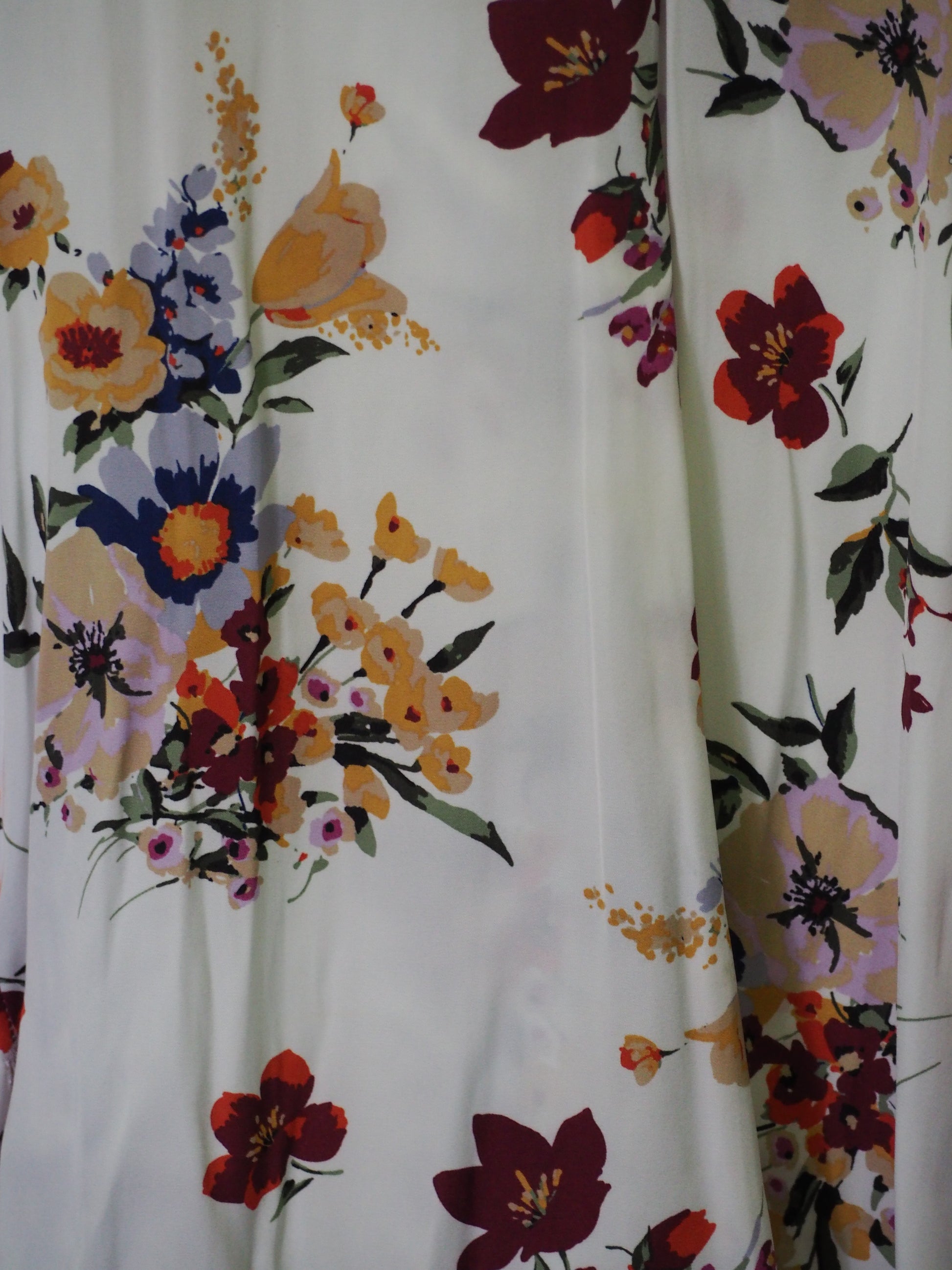 CAMISA SEÑORA MANGA LARGA BLANCA CON ESTAMPADO FLORAL