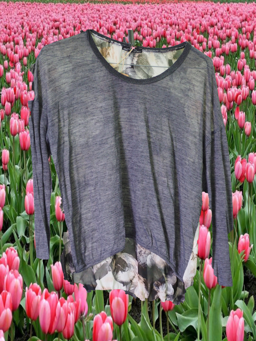 CAMISETA SEÑORA MANGA LARGA GRIS CON ESTAMPADO EN ESPALDA