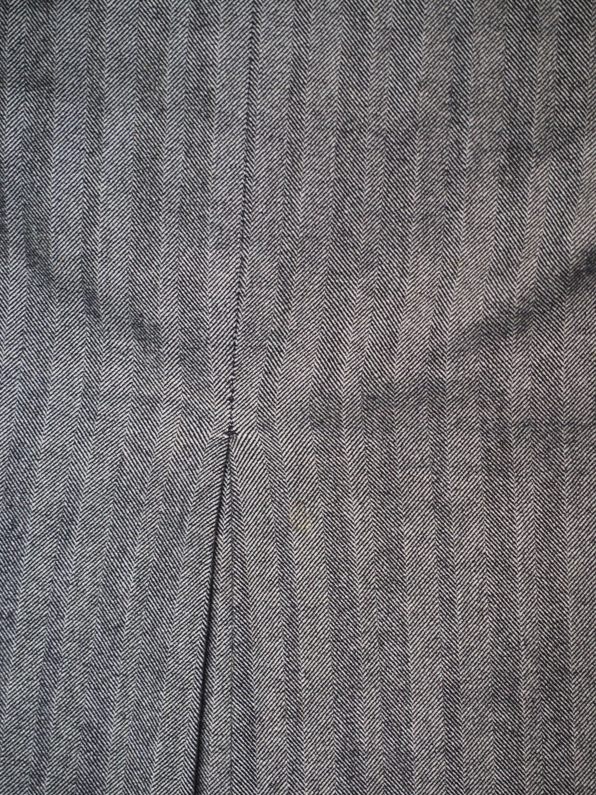 FALDA CORTA GRIS CON ESTAMPADO