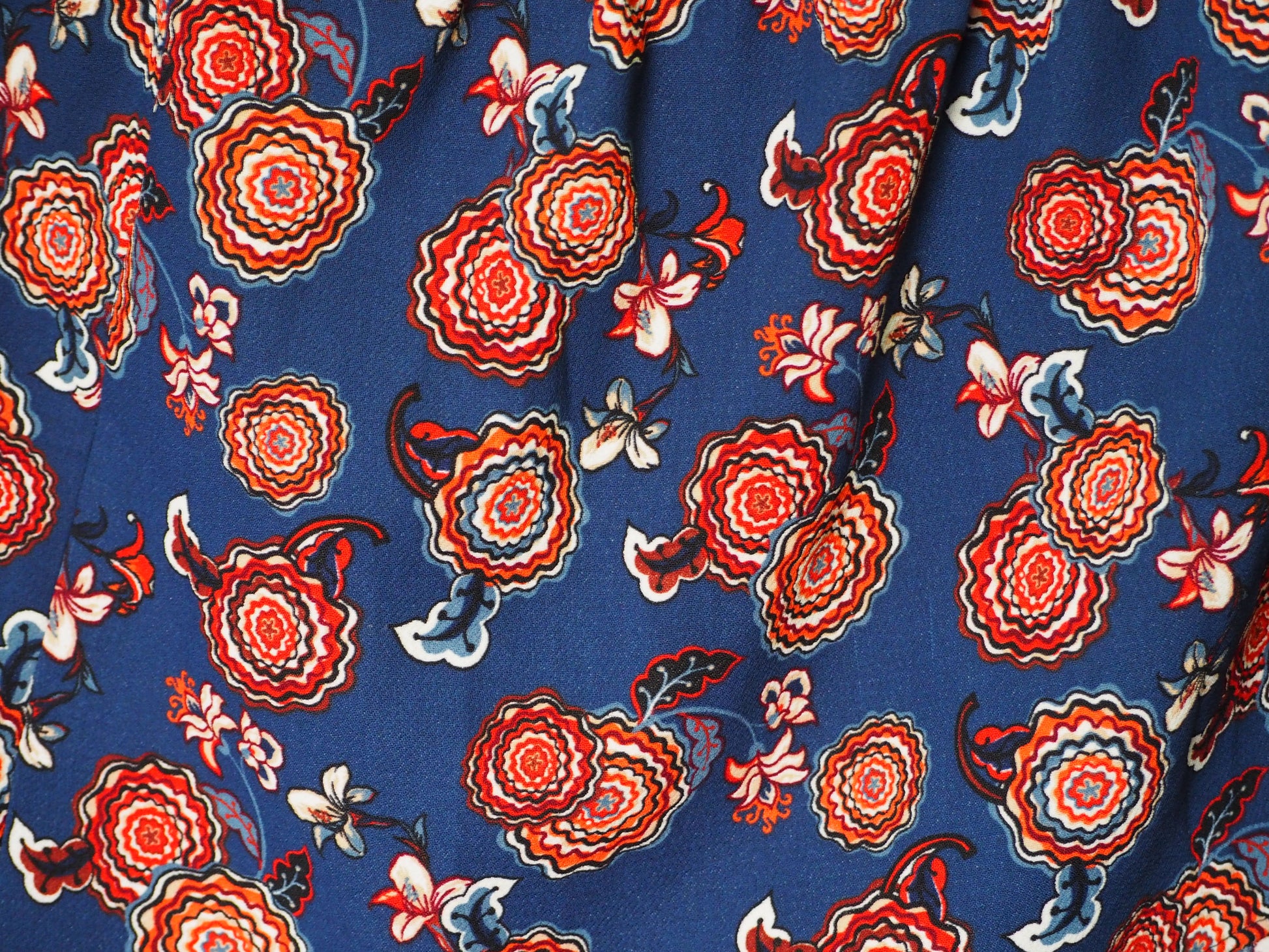 FALDA CORTA AZUL ESTAMPADA
