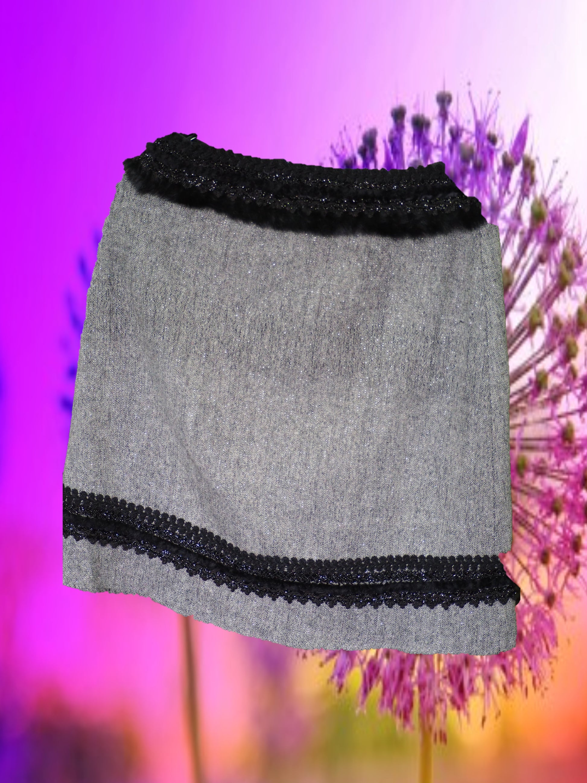 FALDA GRIS CON DETALLES DE LENTEJUELAS