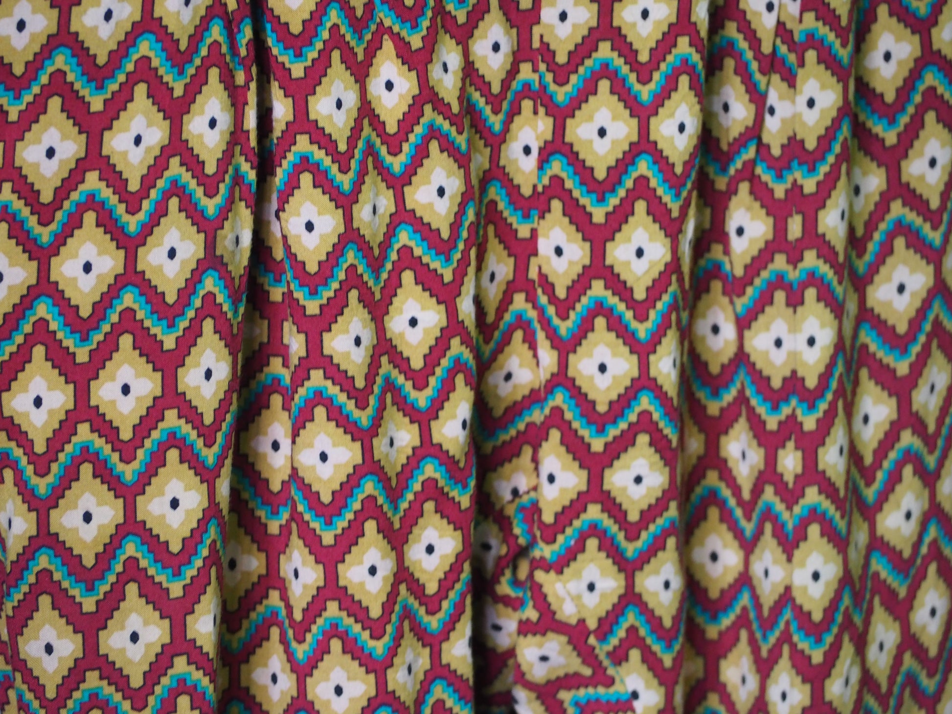 PANTALÓN MUJER DE TELA MULTICOLOR