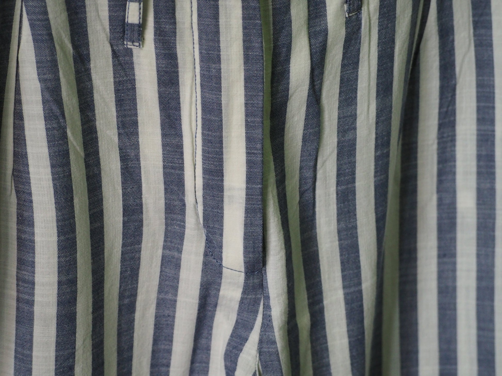 PANTALÓN MUJER DE TELA AZUL Y RAYAS
