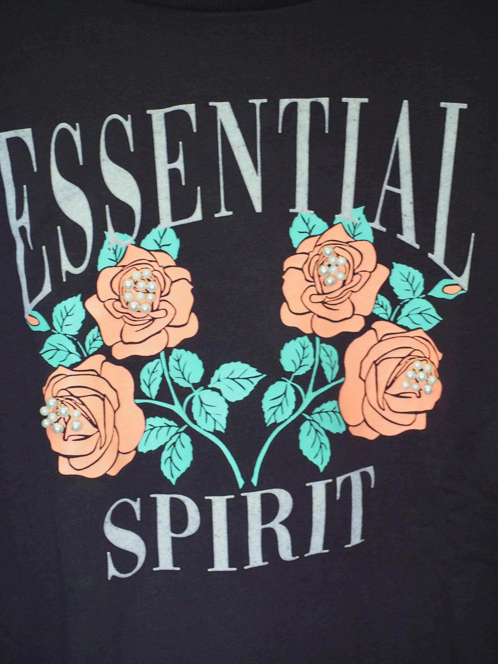 SUDADERA MUJER NEGRA CON DIBUJO Y DETALLES DE PERLAS