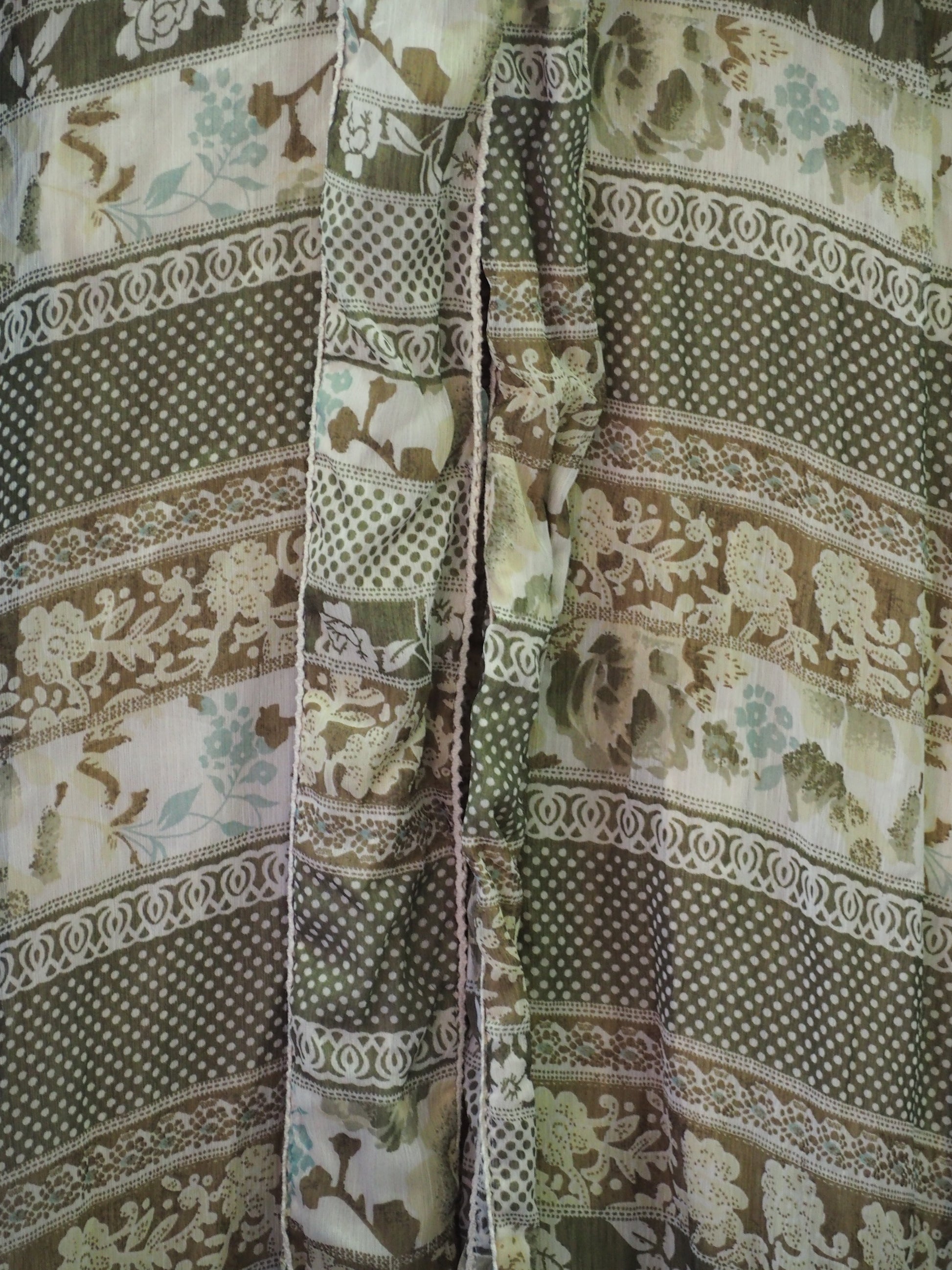 VESTIDO MIDI CON MANGAS FRANCESAS VERDE CON MANGA FRANCESA