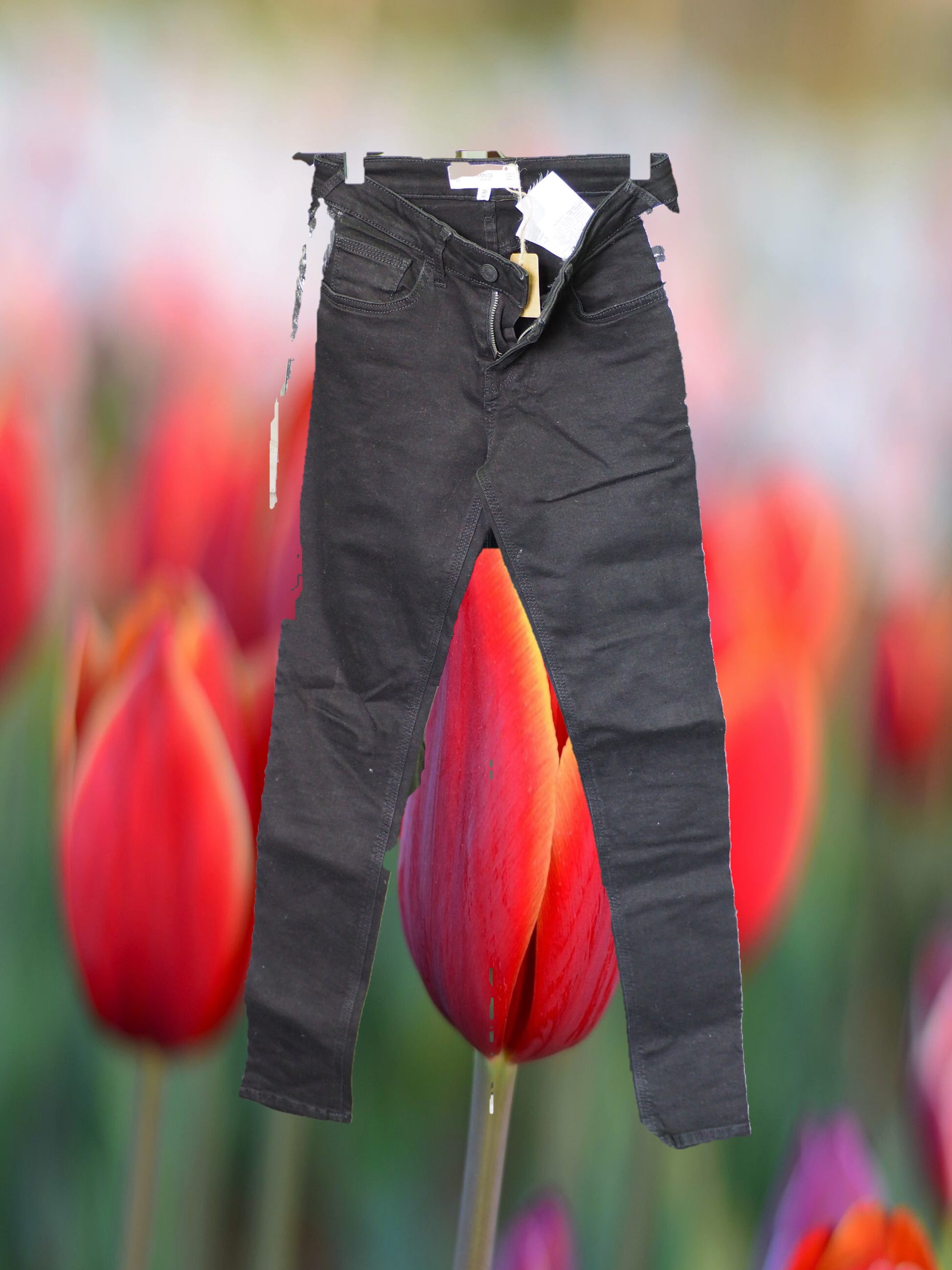 PANTALÓN MUJER VAQUERO NEGRO CON DETALLE PLATEADO EN LATERALES