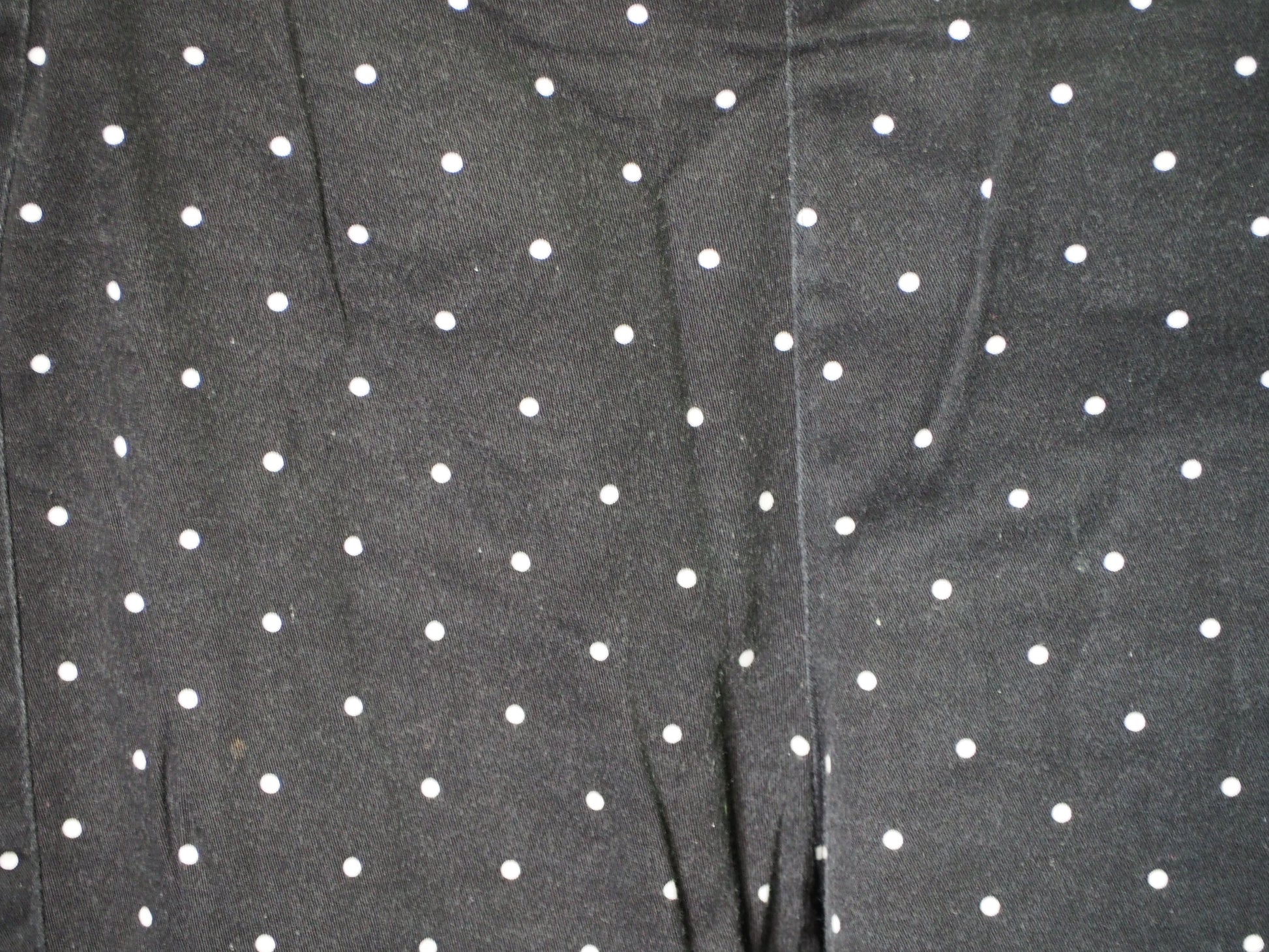 PANTALÓN MUJER LEGGING NEGRO CON LUNARES BLANCOS
