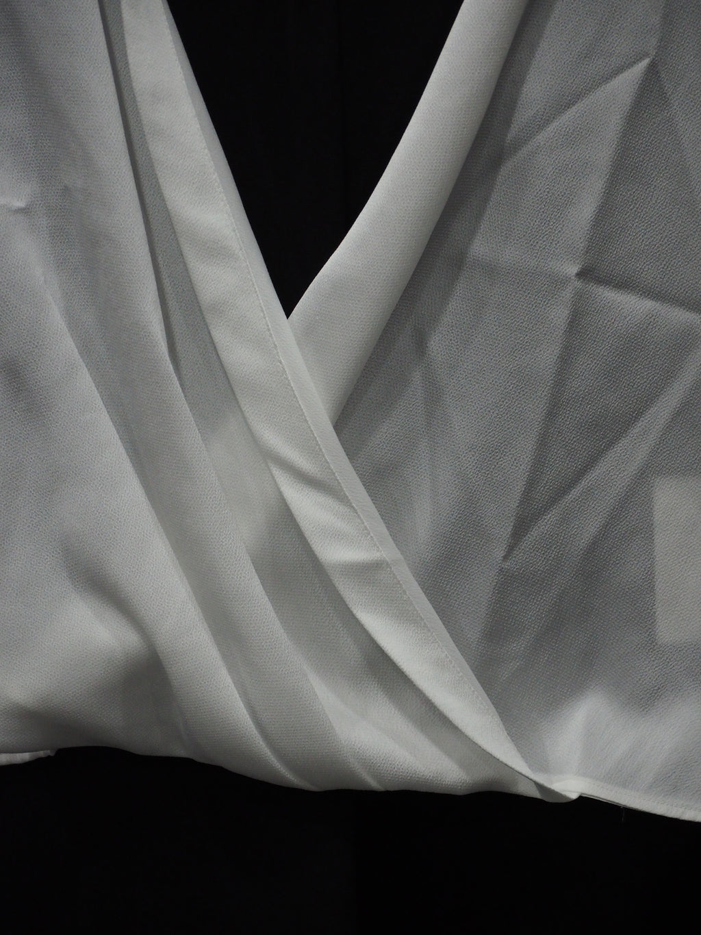 CAMISA MANGA LARGA BLANCA Y NEGRA DKNY