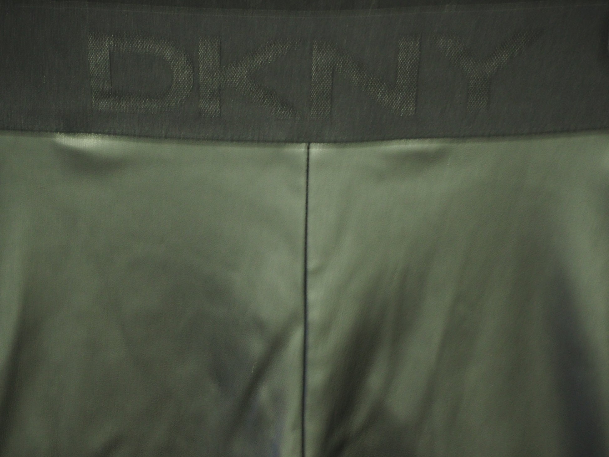 LEGGING NEGRO POLIPIEL CON GOMA DKNY