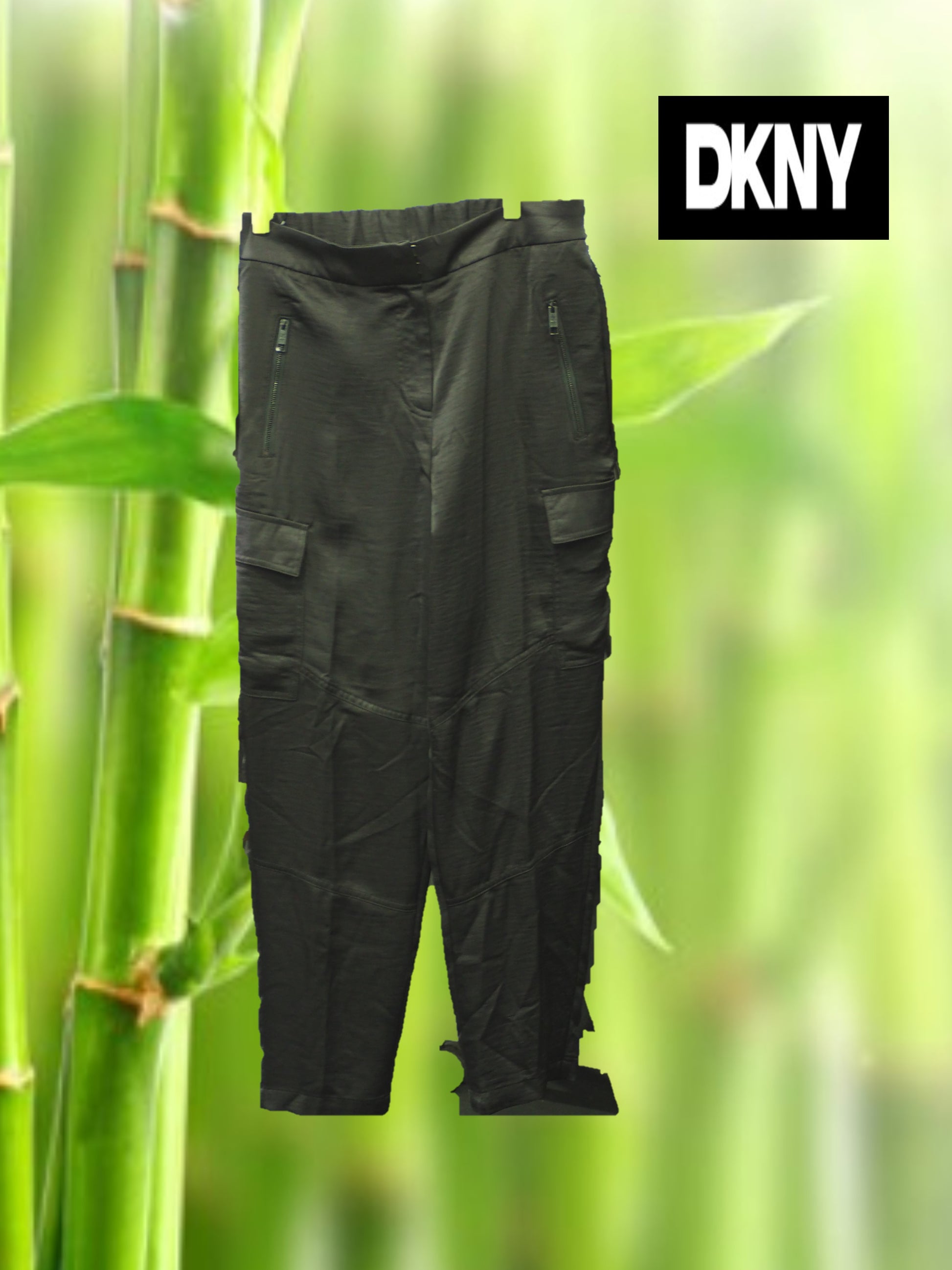 PANTALÓN NEGRO CON BOLSILLOS ( TARA MANCHA PARTE BAJA ) DKNY