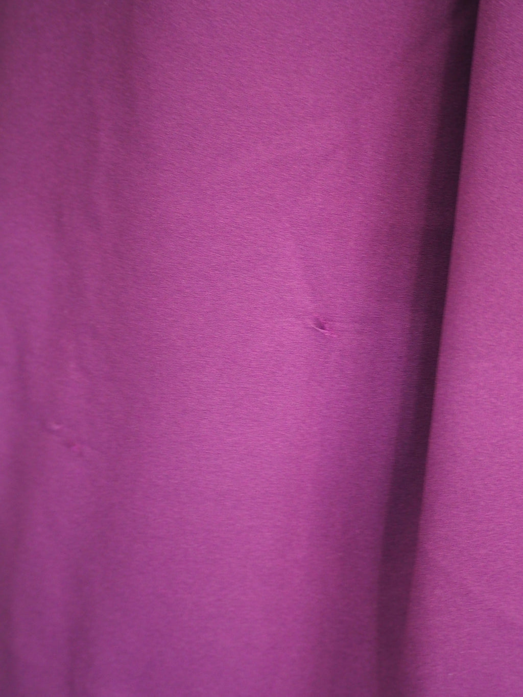 VESTIDO MIDI MORADO MANGA LARGA ( TARA ENGANCHADO PARTE BAJA ) DKNY