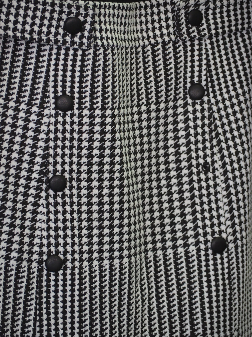 VESTIDO MIDI MANGA LARGA CON CUERPO NEGRO Y FALDA ESTAMPADA ( TARA FALTA BOTON ) DKNY