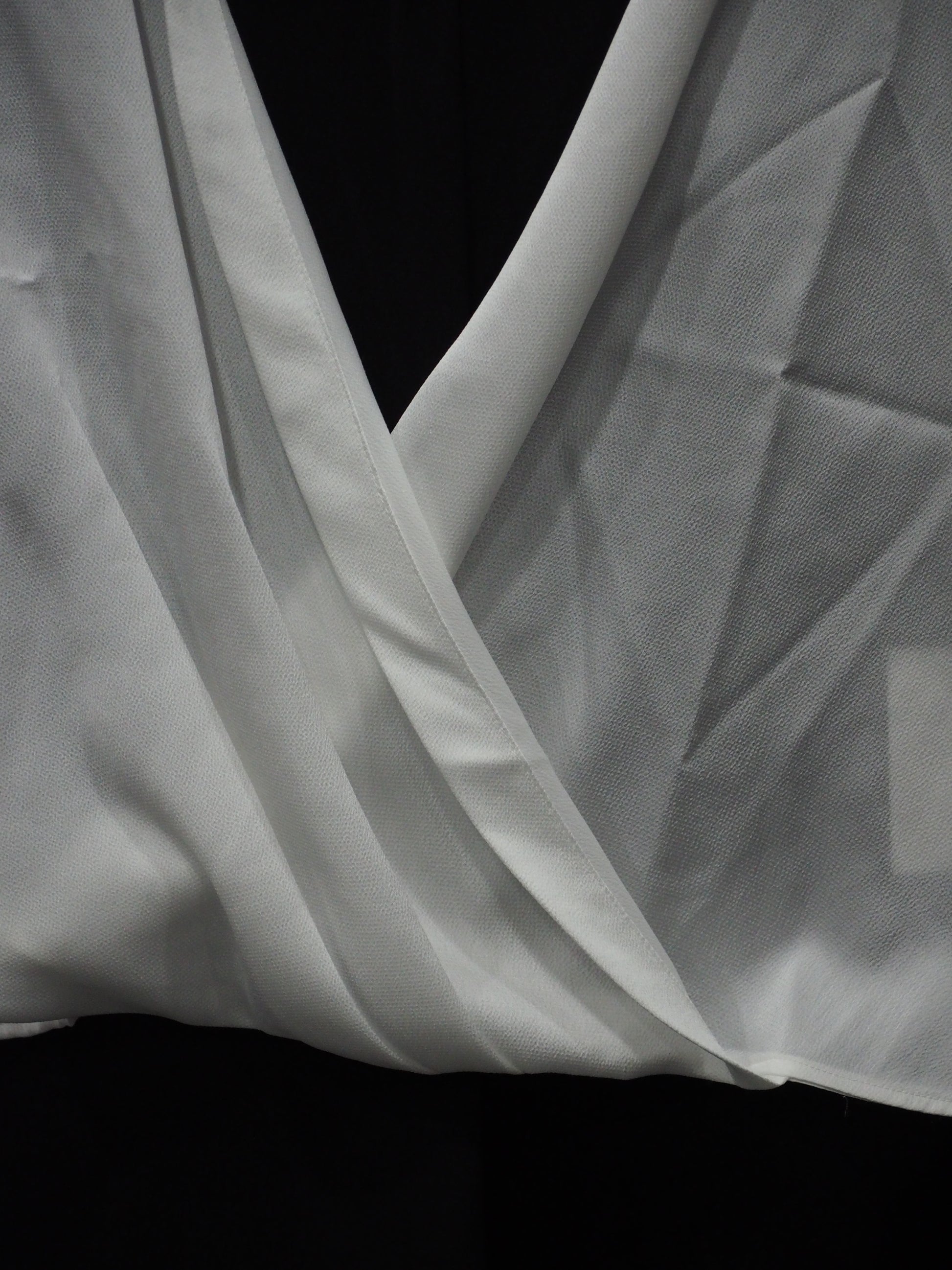 CAMISA MANGA LARGA BLANCA Y NEGRA DKNY