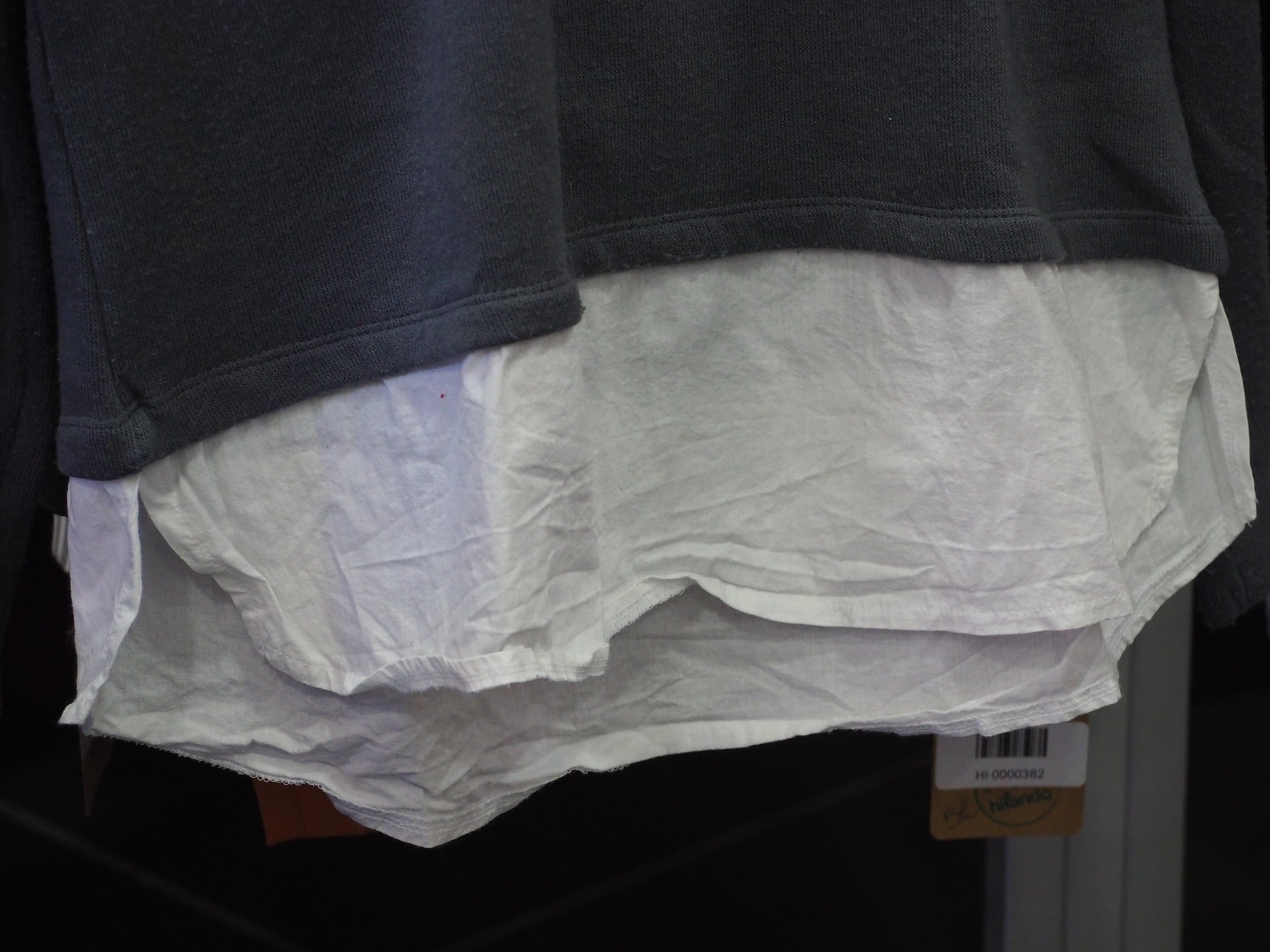 JERSEY MUJER GRIS CON DETALLES DE CAMISA
