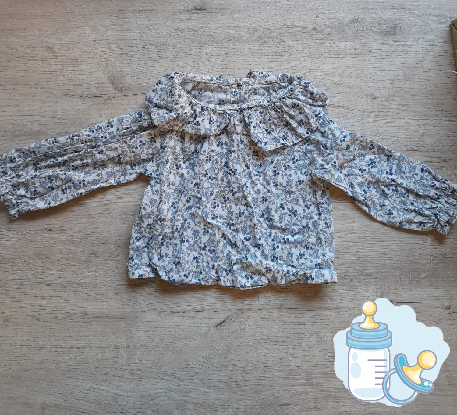 CAMISA BLANCA CON FLORES AZULES  BEBE