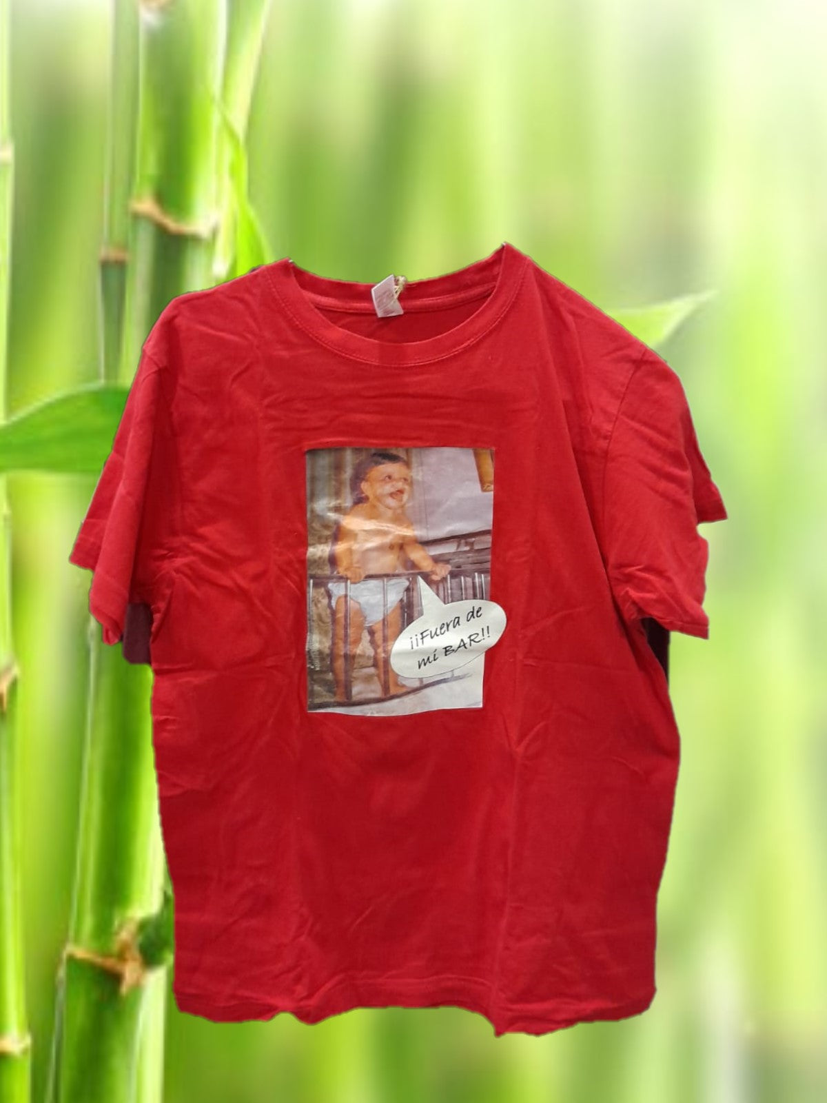 CAMISETA ROJA MANGA CORTA CON FOTOGRAFÍA
