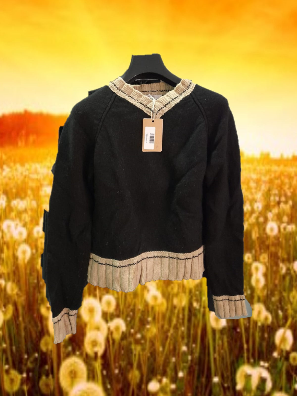 JERSEY NEGRO CON PUÑOS Y CUELLO BEIGE