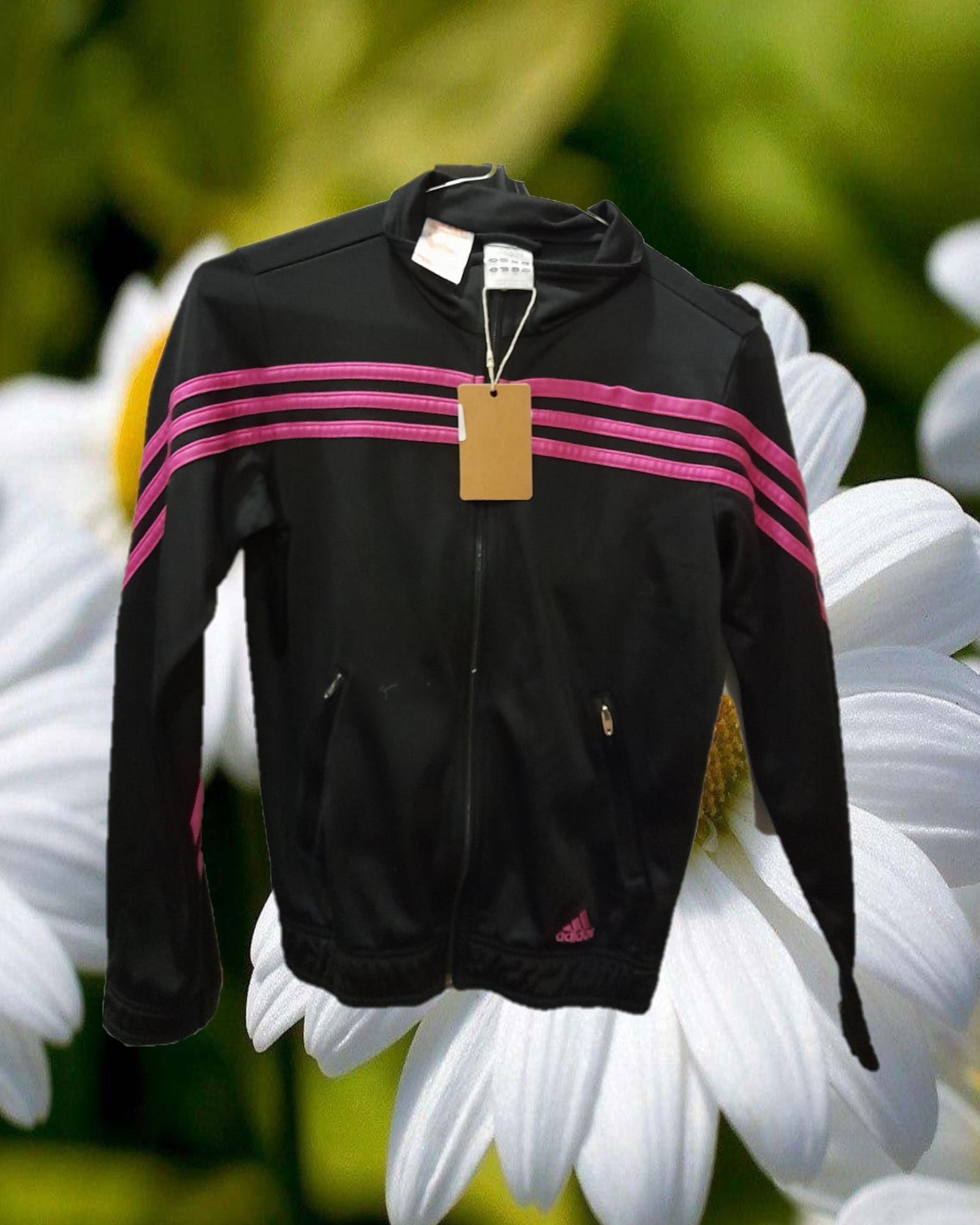 CHAQUETA NEGRA CON RAYAS ROSAS DE NIÑO