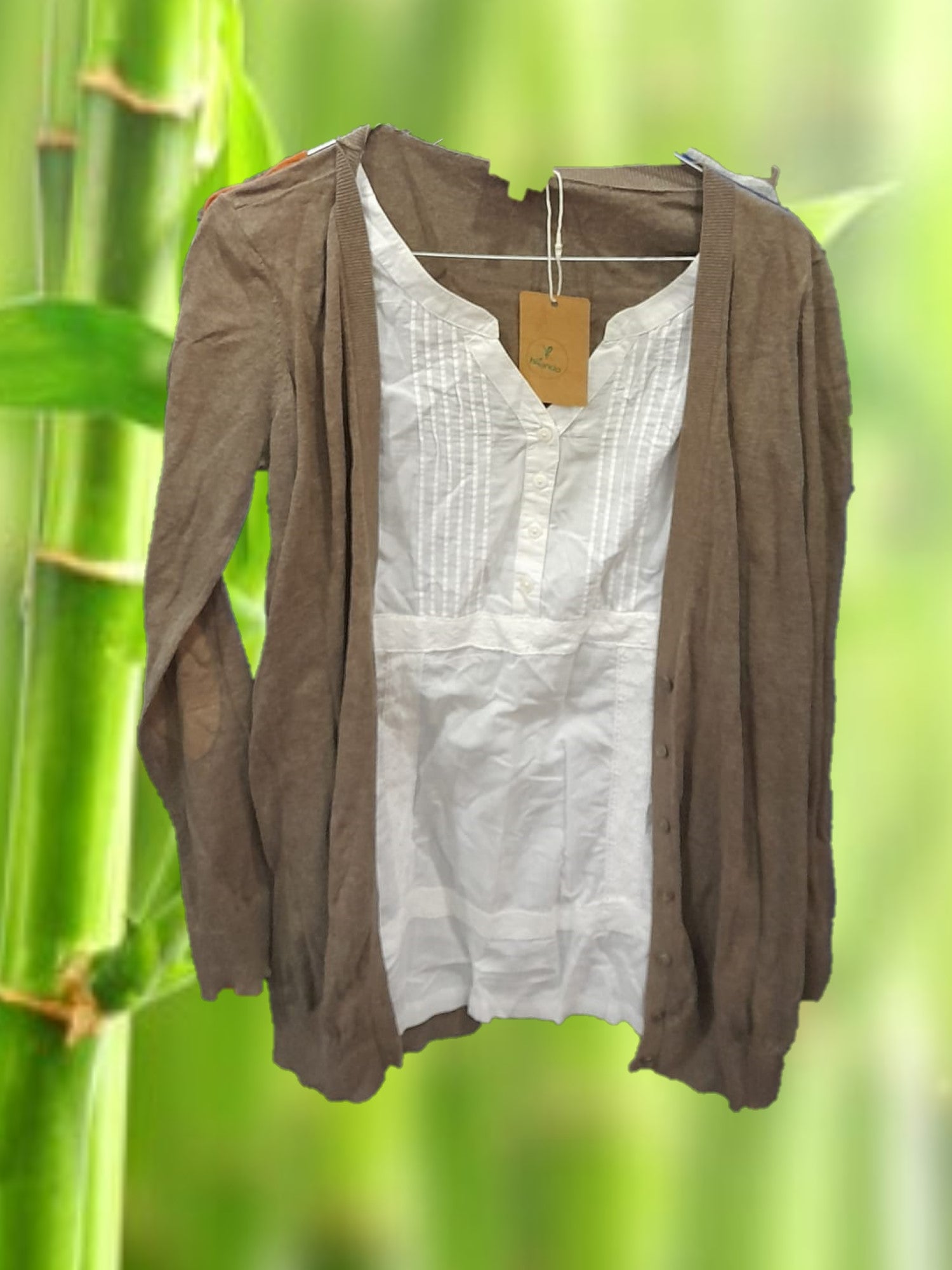 VESTIDO CAMISERO BLANCO CON CHAQUETA MARRON PUNTO UNIDO