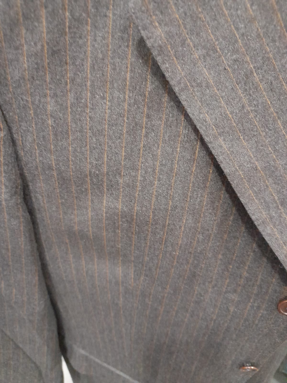TRAJE HOMBRE ( CHAQUETA Y PANTALÓN )  GRIS CON RAYA DIPLOMÁTICA DE VESTIR