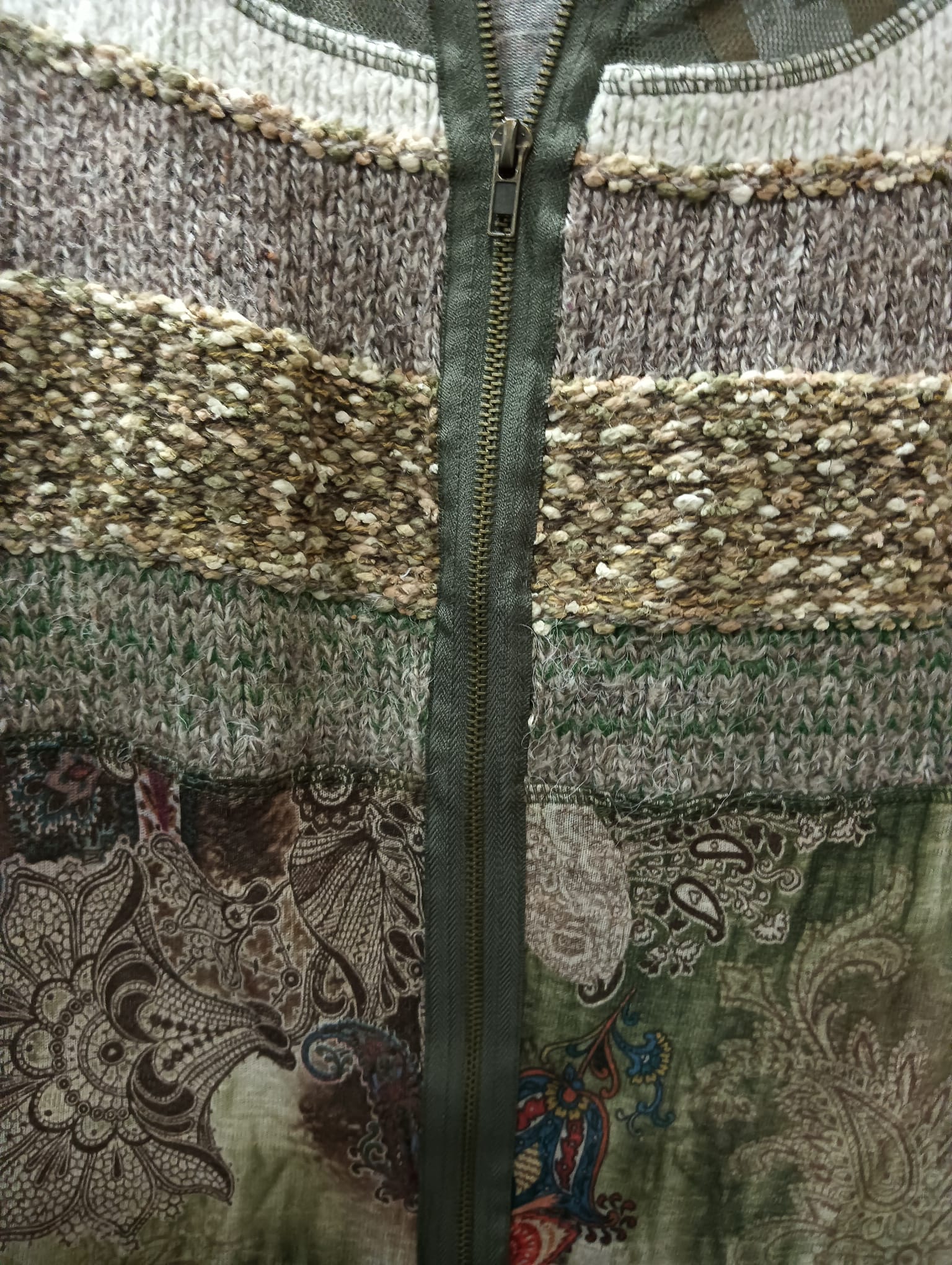 CHAQUETA MUJER VERDE DE PUNTO CON ESTAMPADO