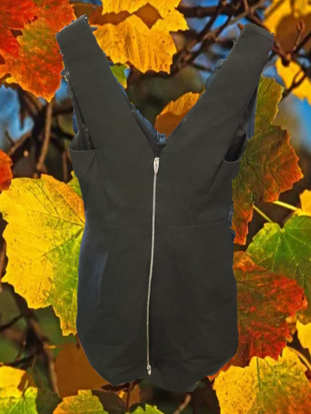 VESTIDO TIRANTES NEGRO CORTO CON ABERTURA DELANTERA