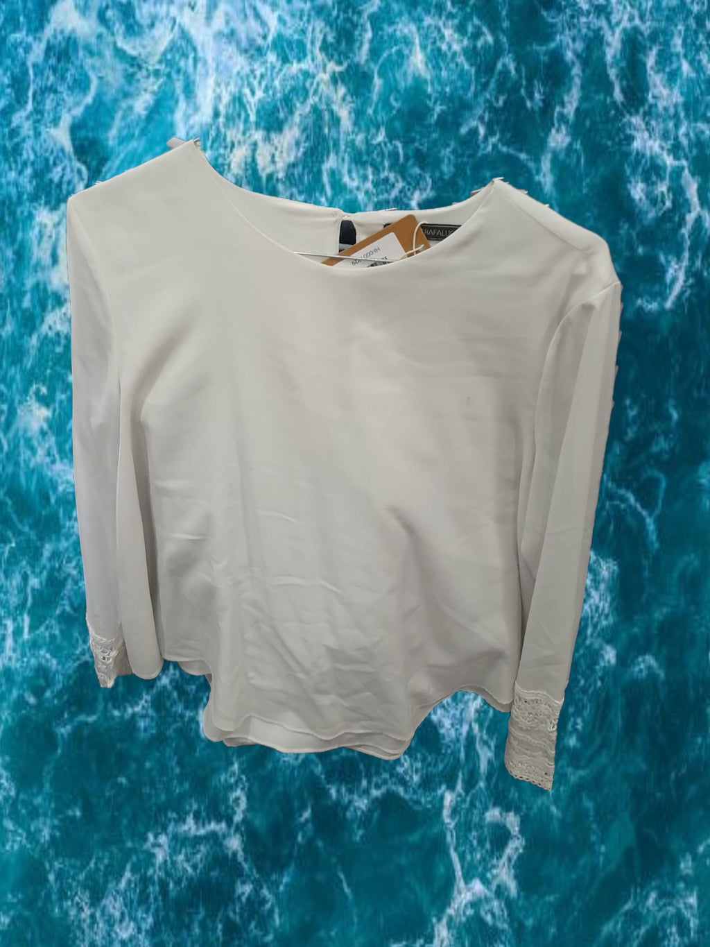 BLUSA MANGA LARGA BLANCA CON ENCAJE EN PUÑOS
