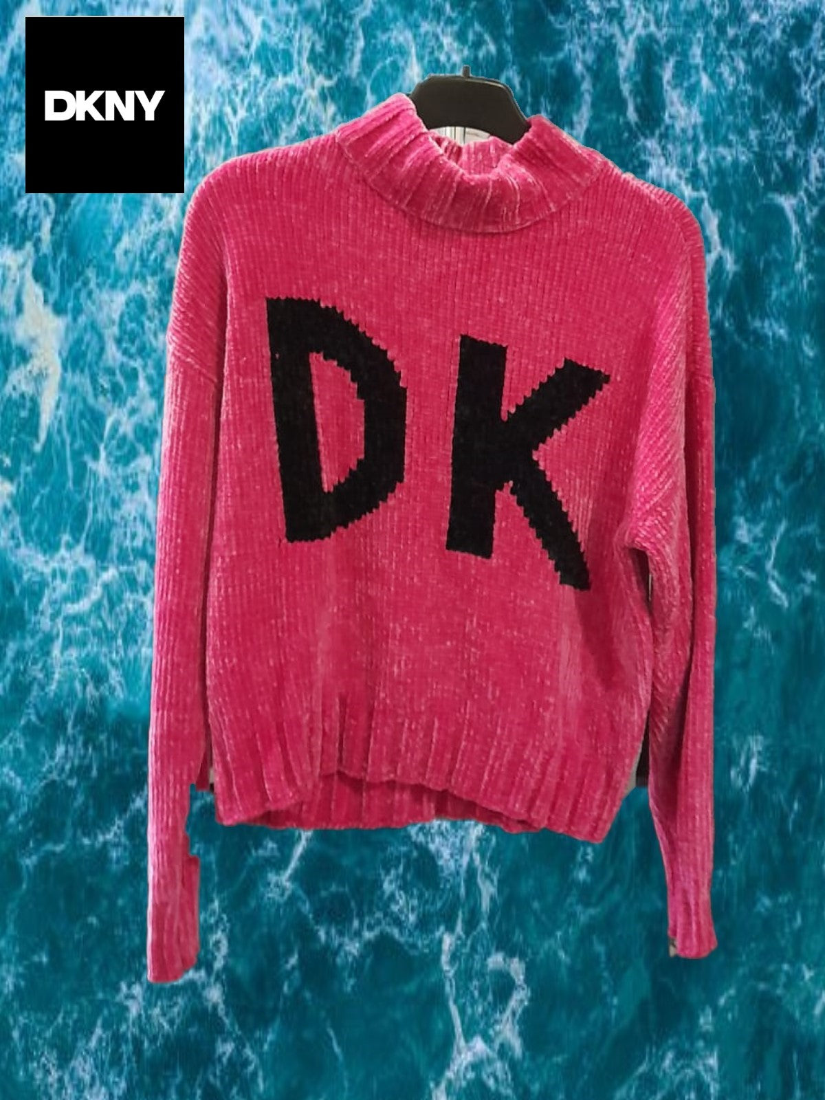 JERSEY ROSA CON SERIGRAFÍA DKNY