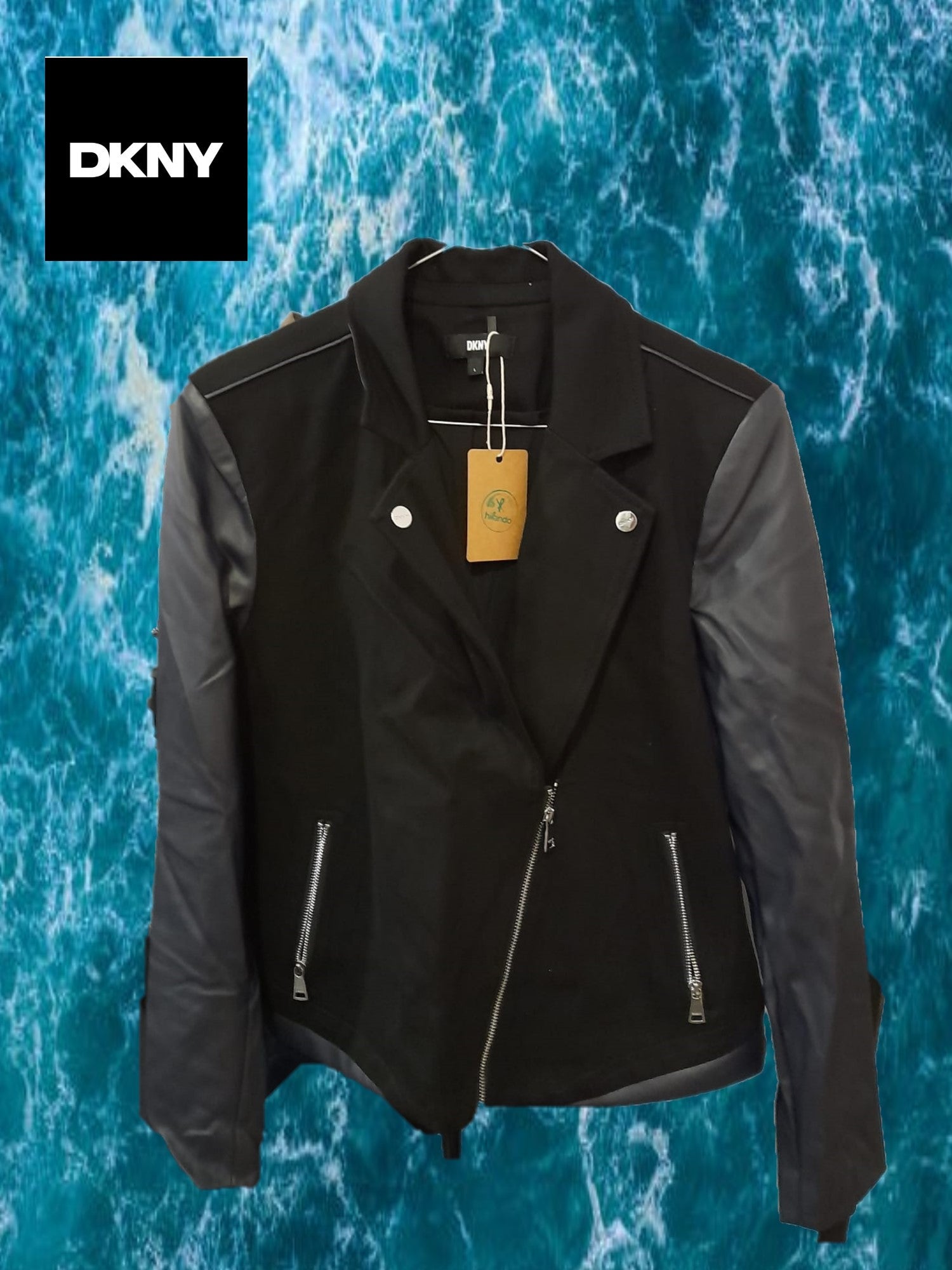 CHAQUETA NEGRA MUJER CON MANGAS EN POLIPIEL Y CIERRES CON CREMALLERA DKNY