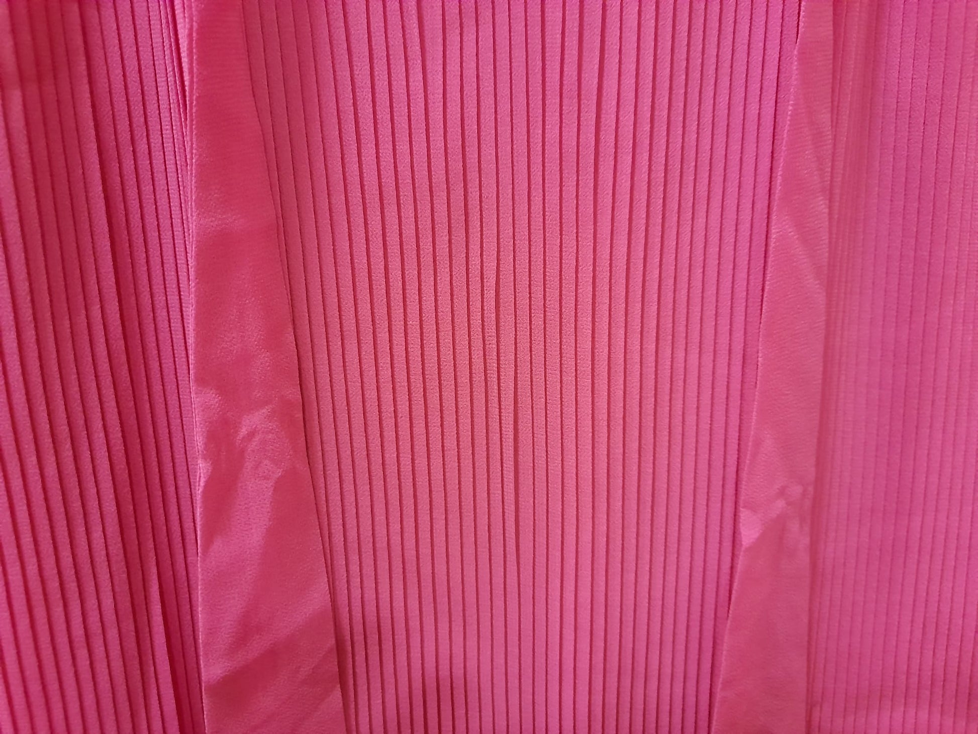 VESTIDO MIDI ROSA FUCSIA PLISADO TIRANTES  DKNY