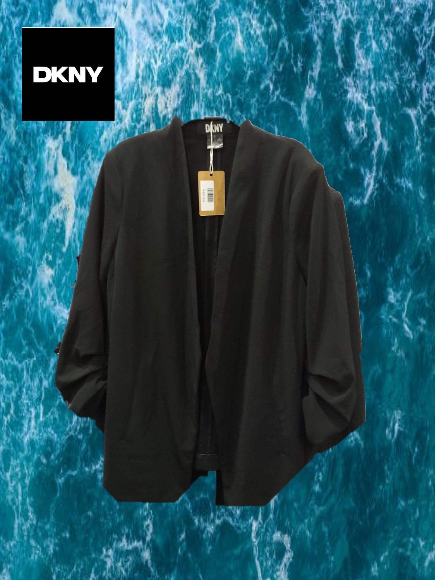 AMERICANA NEGRA CON MANGAS FRUNCIDAS DKNY