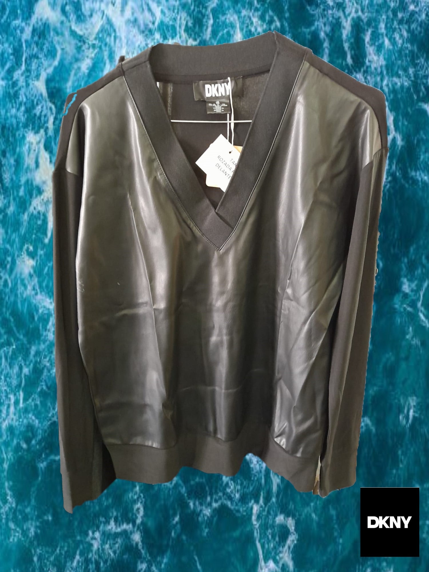 CAMISETA MANGA LARGA NEGRA POLIPIEL DKNY ( TARA ROZADA PARTE DELANTERA )