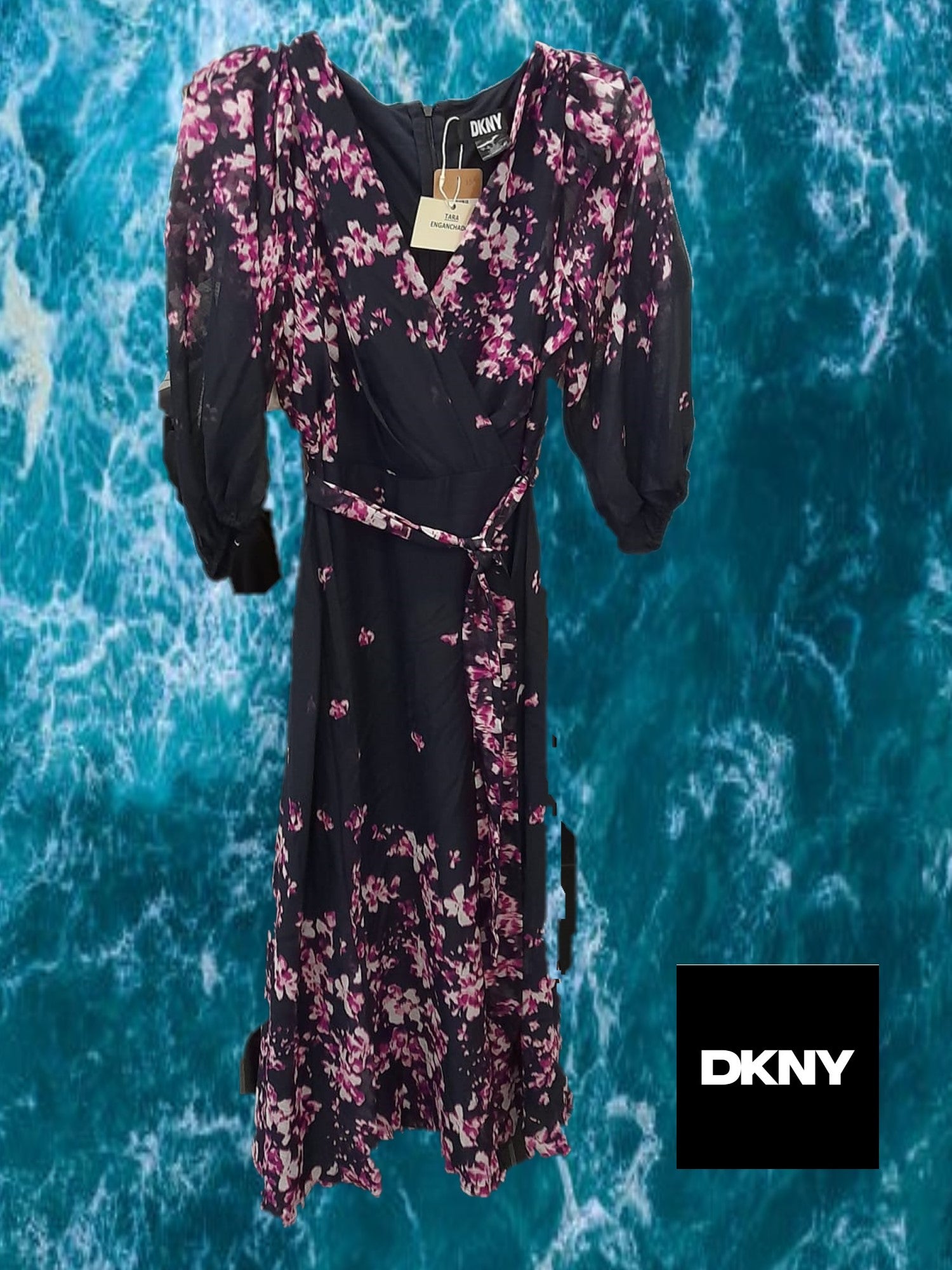 VESTIDO LARGO AZUL MARINO DE GASA CON ESTAMPADO FLORAL VIOLETA Y MANGA FRANCESA DKNY ( TARA ENGANCHADO )