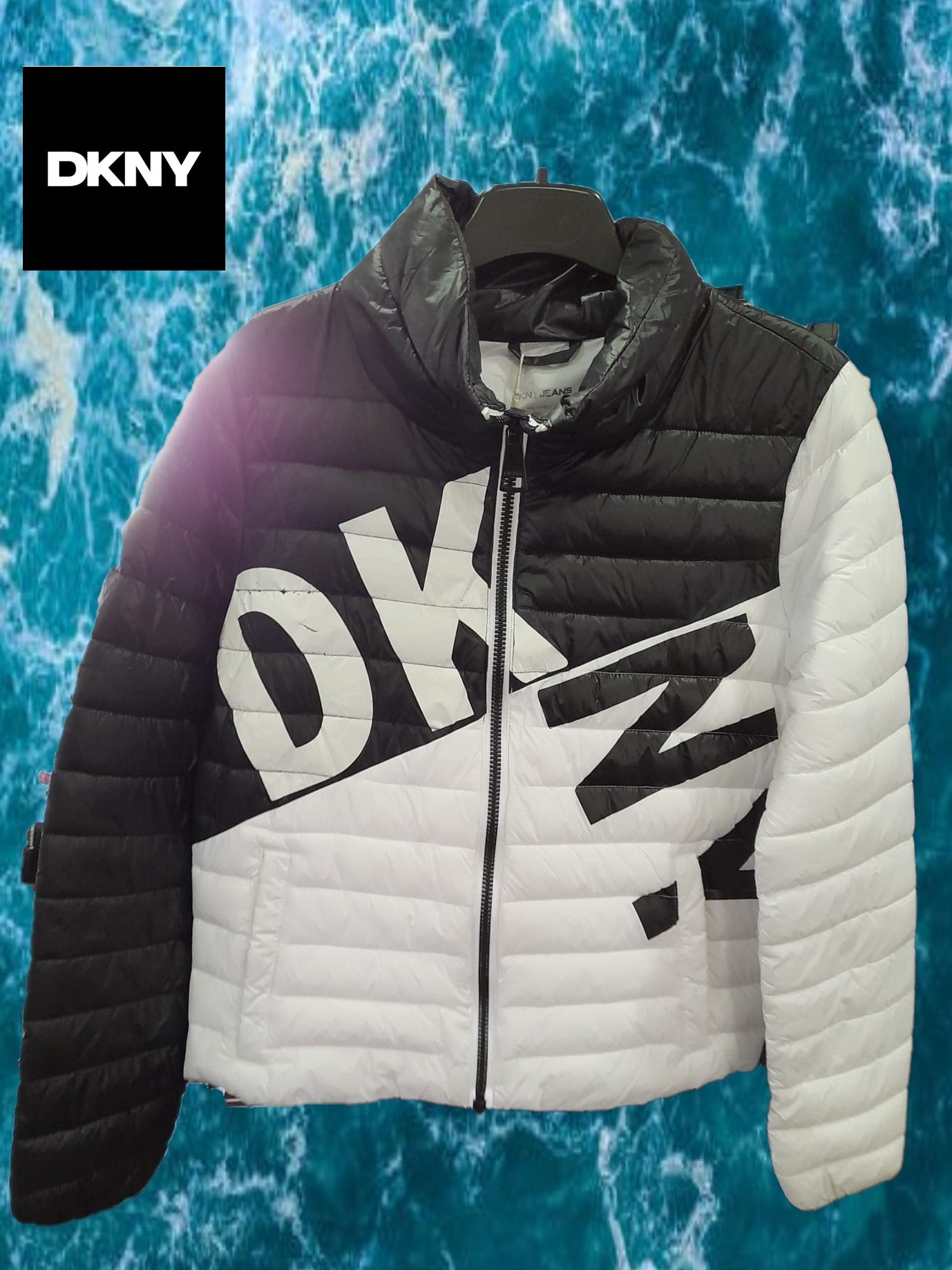 ANORAK BLANCO Y NEGRO DKNY ( TARA VINILO ESTROPEADO )