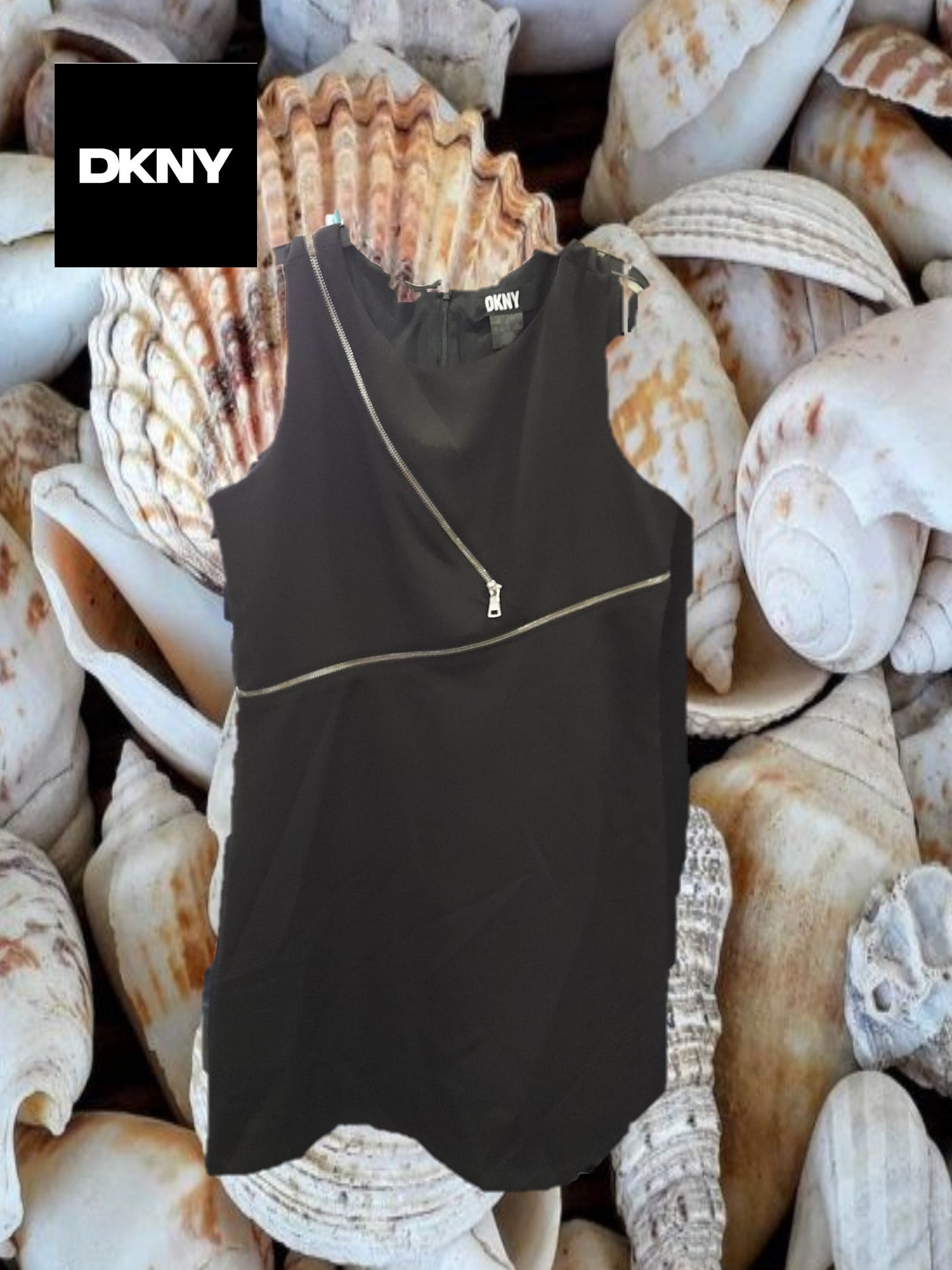 VESTIDO NEGRO MIDI TIRANTES Y DETALLES DE CREMALLERA DKNY ( TARA ROZADO EN PECHO )