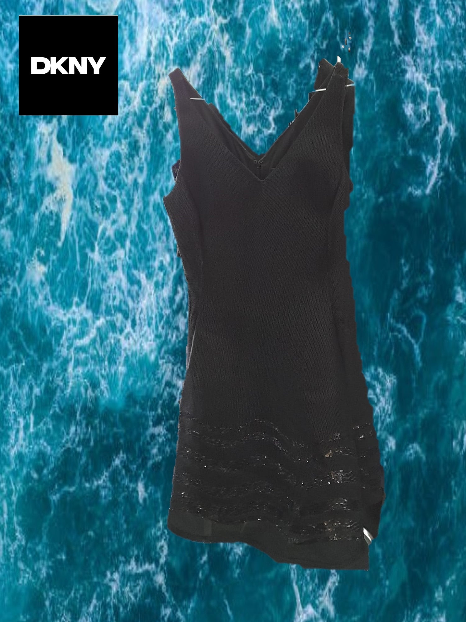 VESTIDO NEGRO LARGO DE FIESTA CON TIRANTES Y TELA TIPO MALLA Y LENTEJUELAS EN PARTE INFERIOR DKNY ( TARA DESCOSIDO PARTE TRASERA )