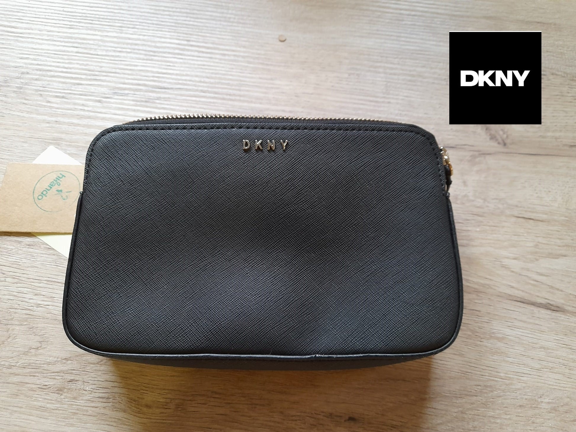 BOLSO PEQUEÑO NEGRO PIEL DKNY ( TARA ENGANCHE CADENA ROTO )