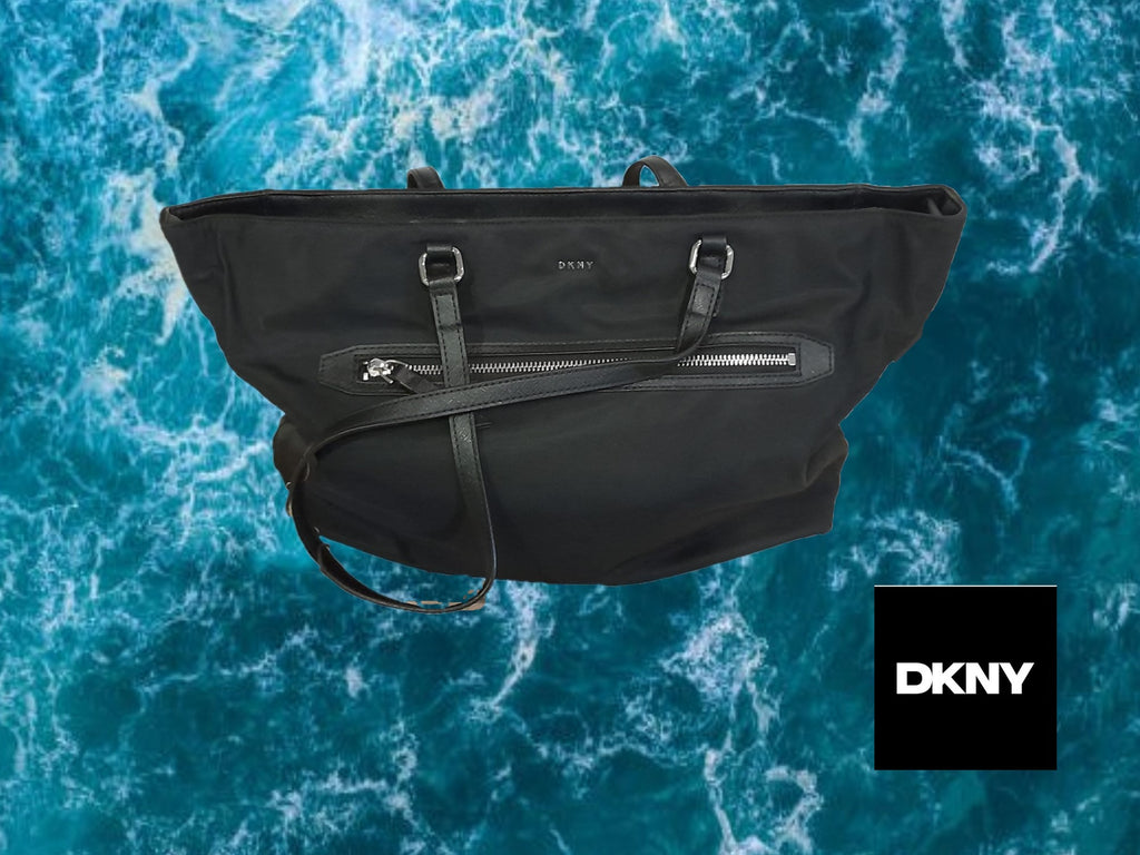 BOLSO TELA GRANDE NEGRO CON DETALLES Y CREMALLERA PLATEADOS DKNY ( TARA ASA DETERIORADA )