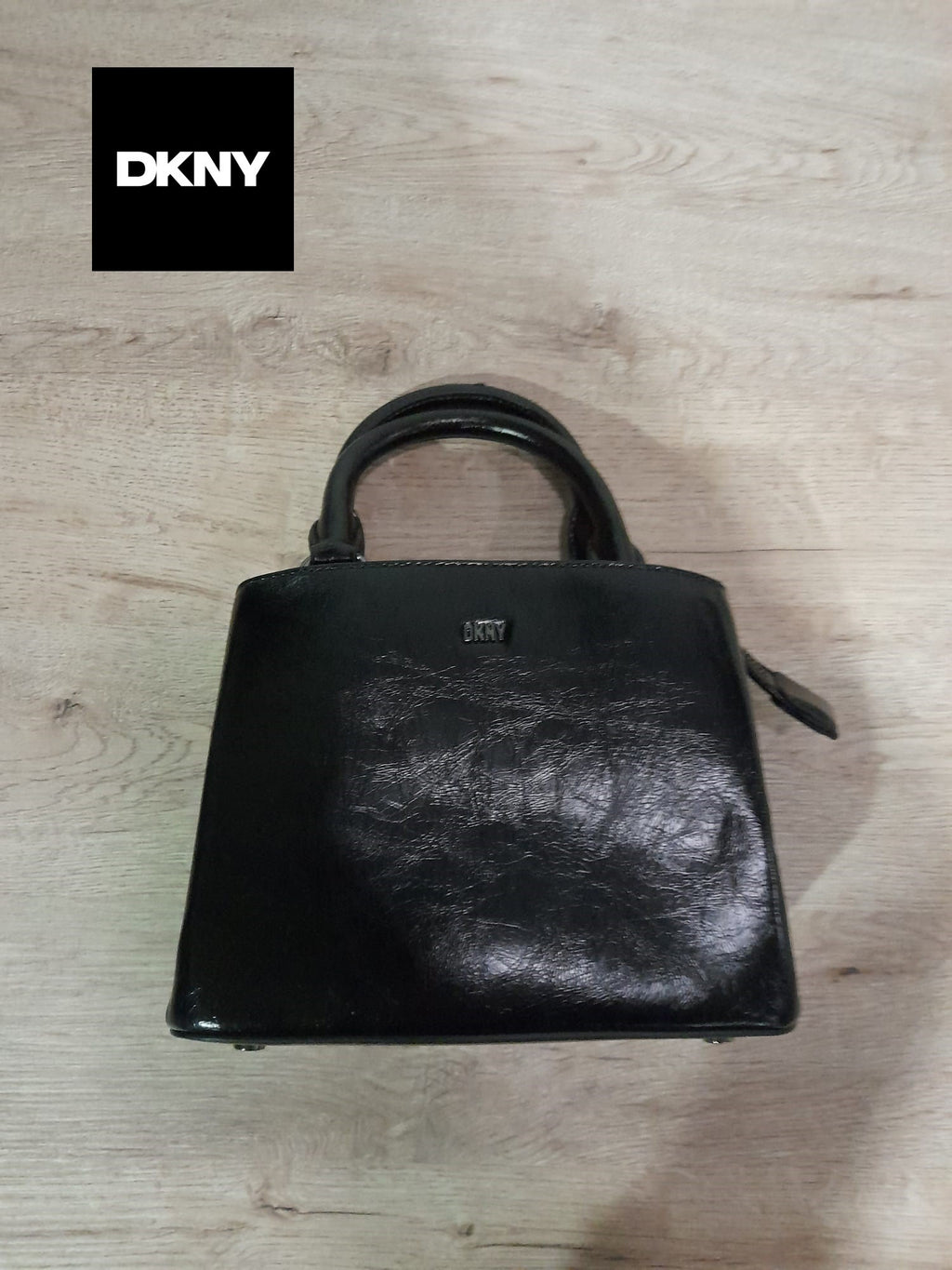 BOLSO MINI NEGRO PIEL CON ASAS DE MANO DKNY ( TARA FALTA ASA LARGA )