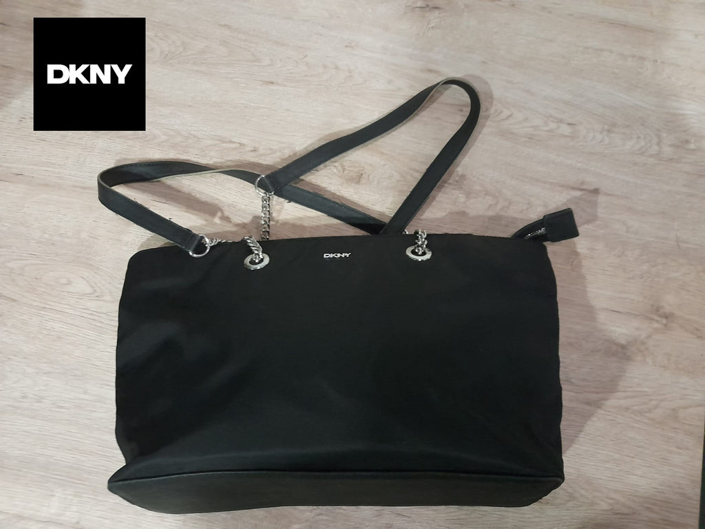 BOLSO NEGRO DE TELA GRANDE DKNY ( TARA ROCE EN ASA )