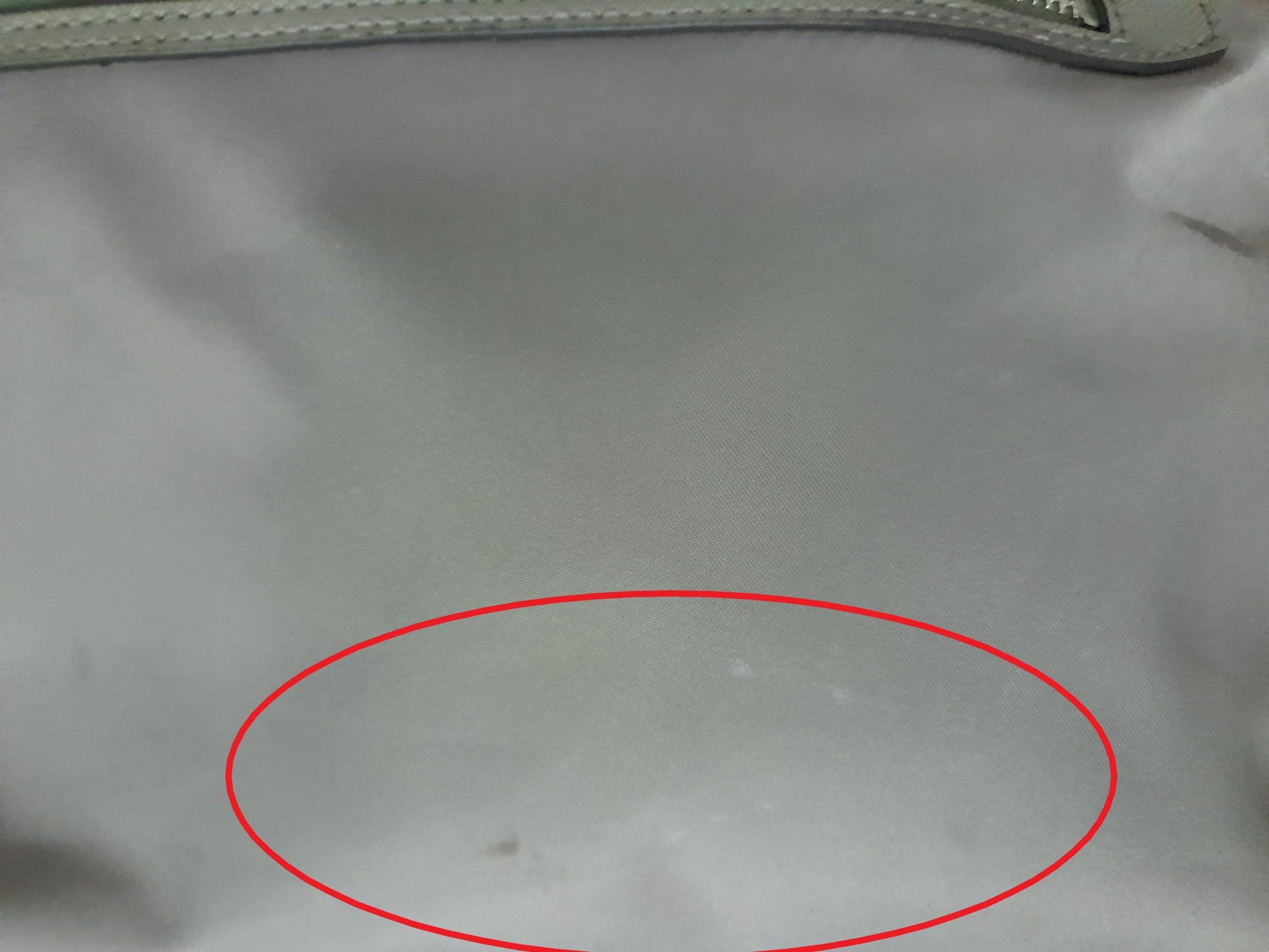 BOLSO GRANDE BEIGE DE TELA DKNY ( TARA MANCHADO PARTE DELANTERA Y ASAS DEFECTUOSAS )