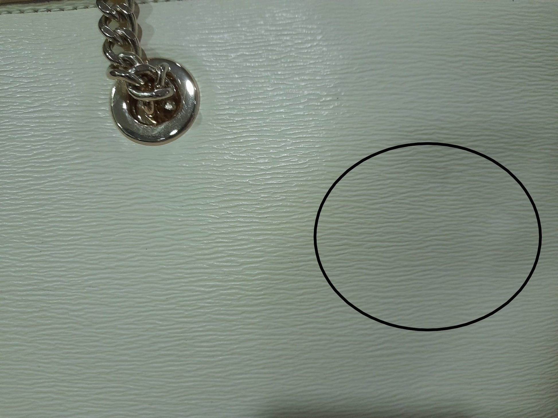 BOLSO GRANDE BLANCO ROTO DE PIEL CON ASAS DE HOMBRO DKNY ( TARA ASAS DEFECTUOSAS Y VARIAS MANCHAS )