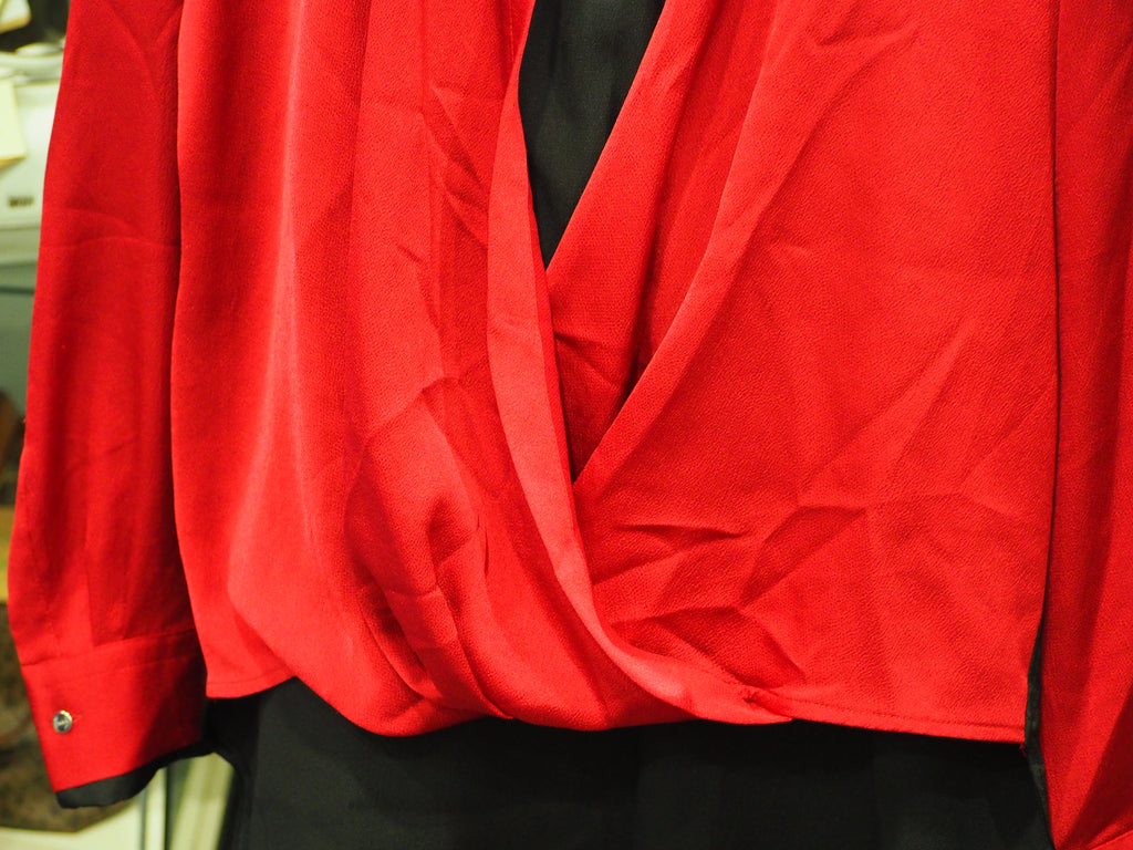 CAMISA MANGA LARGA ROJA Y NEGRA DKNY