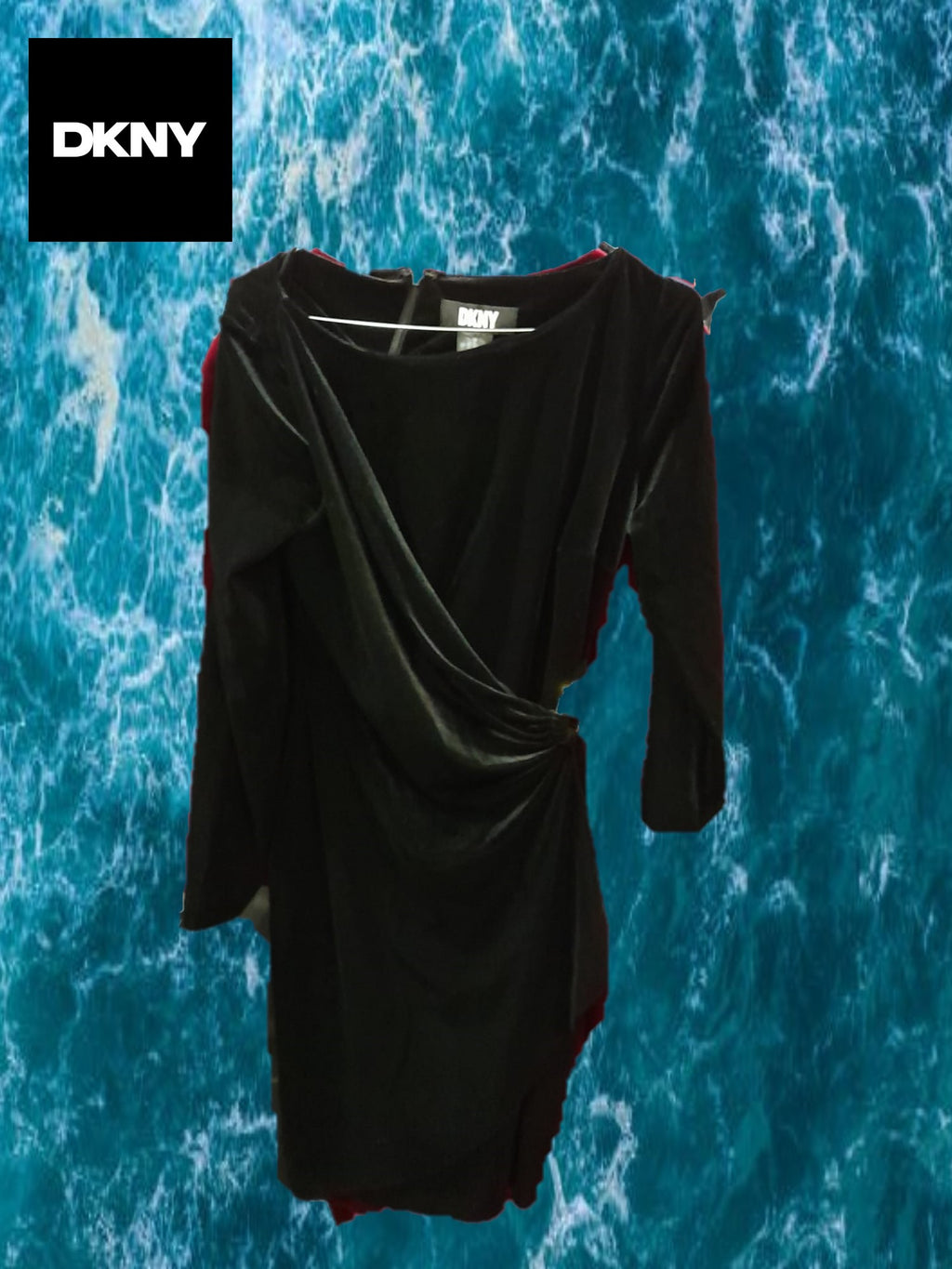 VESTIDO MIDI NEGRO MANGA LARGA TERCIOPELO Y DETALLE DORADO EN CINTURA DKNY